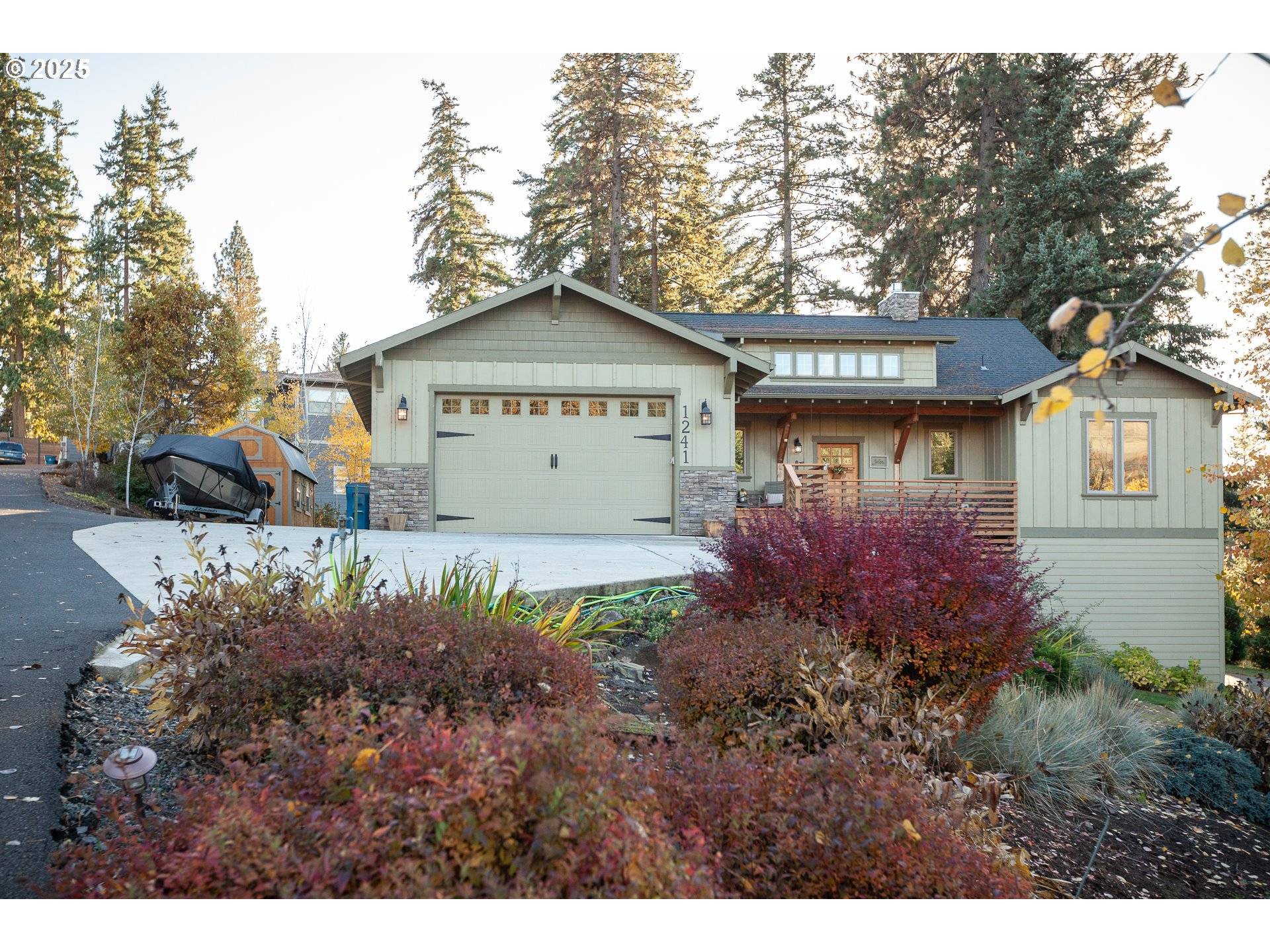 White Salmon, WA 98672,1241 Fruit Valley LN