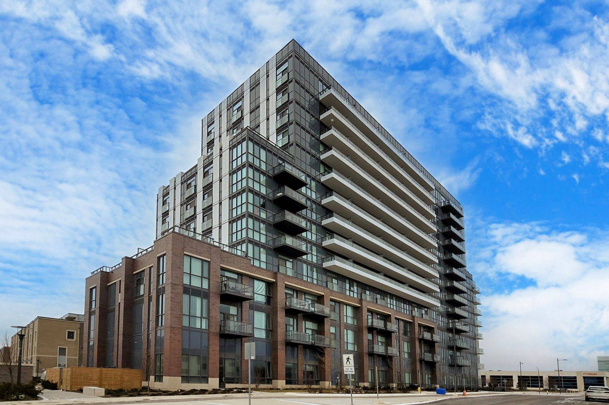 Vaughan, ON L4K 0N5,60 Honeycrisp CRES #819