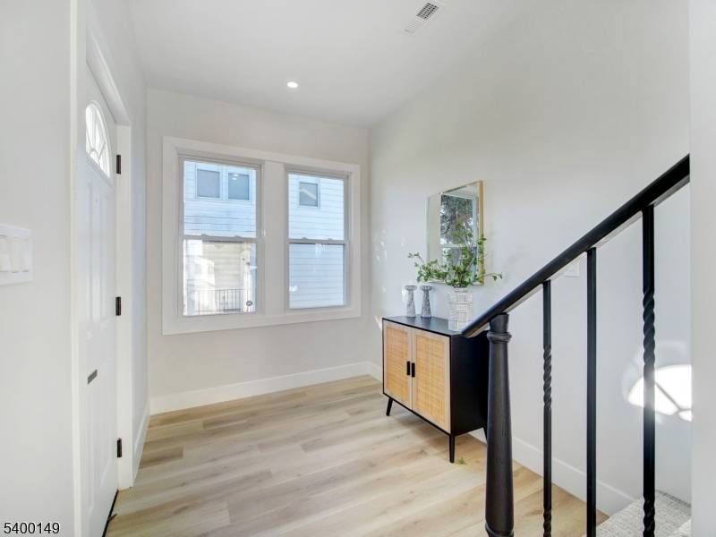 Irvington Twp., NJ 07111,5 Krotik Pl