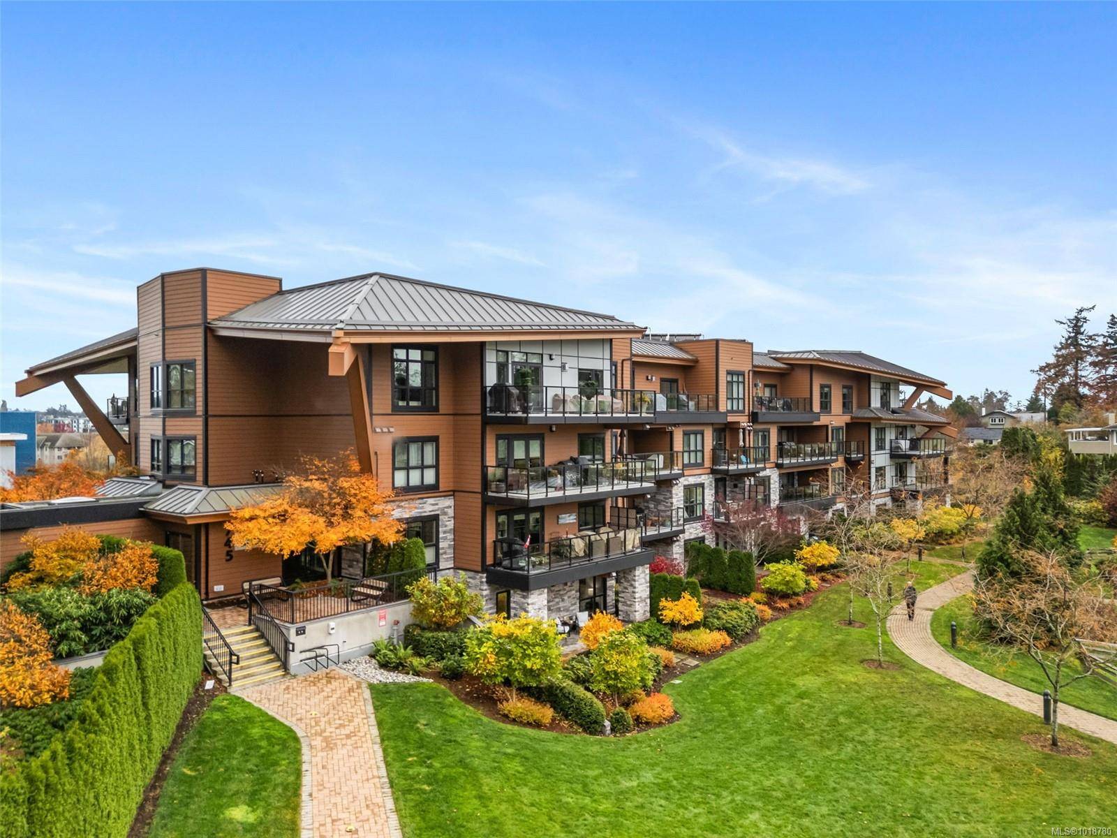 Saanich, BC V8Z 0E5,745 Travino Lane #112