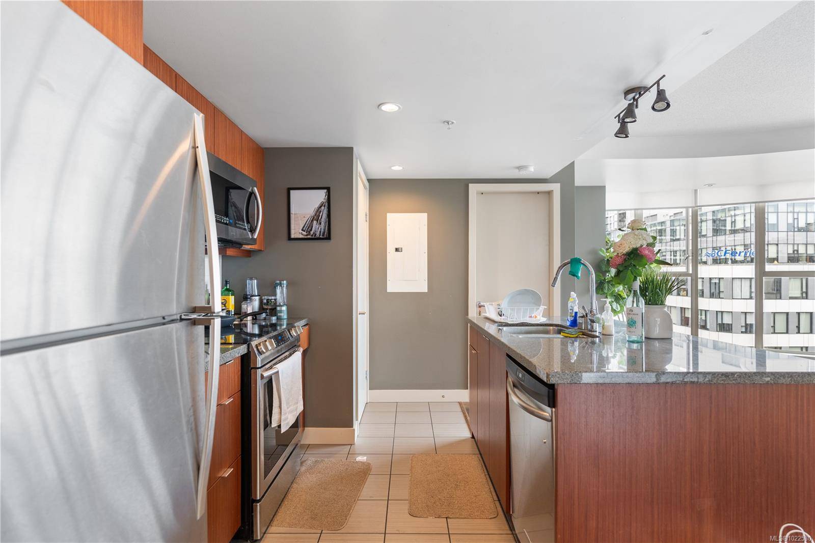 Victoria, BC V8W 1N1,760 Johnson St #701