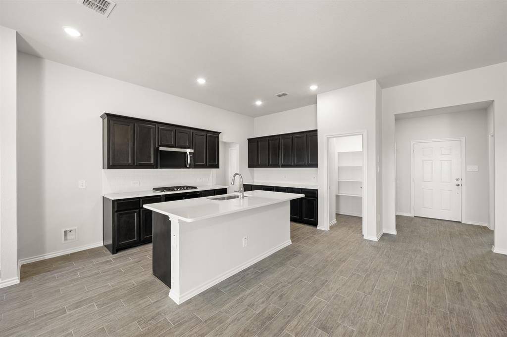 Azle, TX 76020,504 Diamond Drive