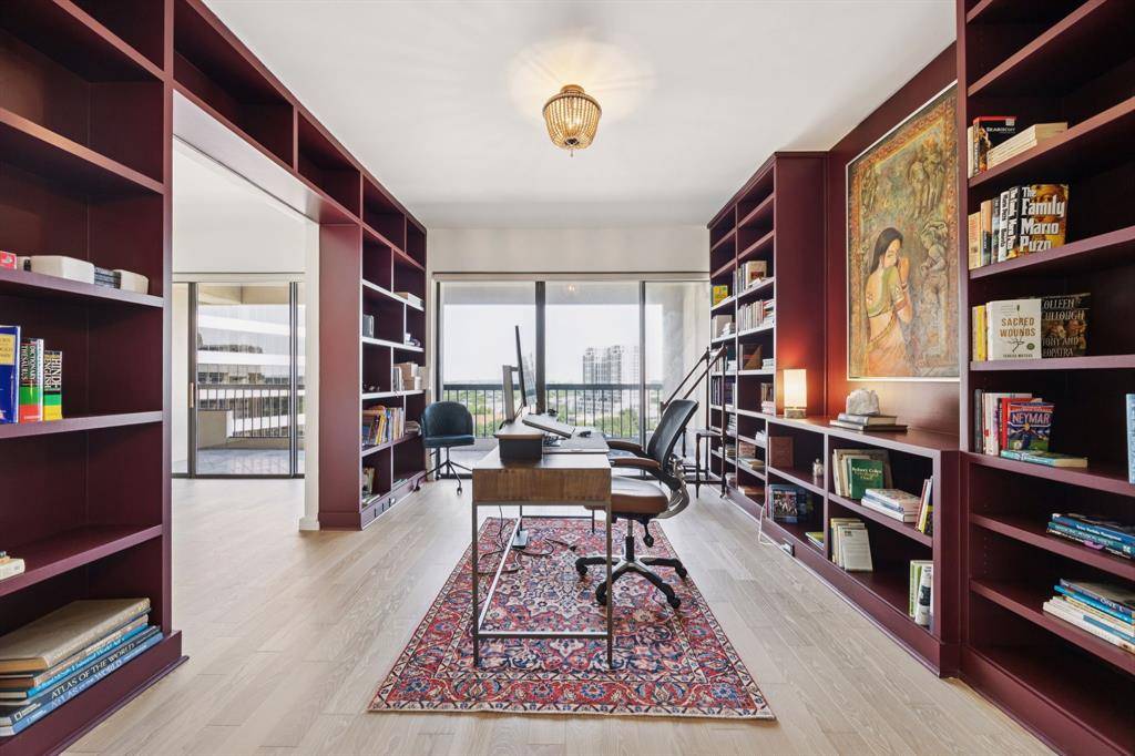 Dallas, TX 75219,3831 Turtle Creek Boulevard #18C