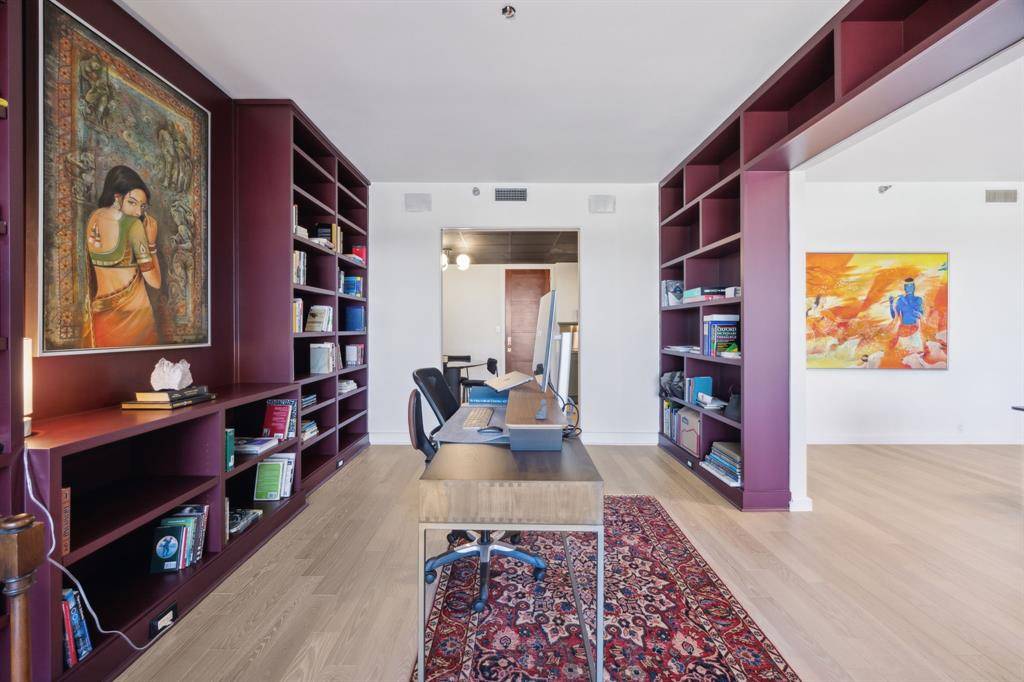 Dallas, TX 75219,3831 Turtle Creek Boulevard #18C