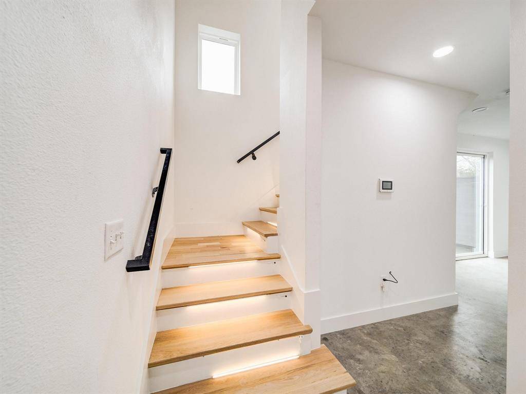 Dallas, TX 75219,2916 Hawthorne Avenue #102