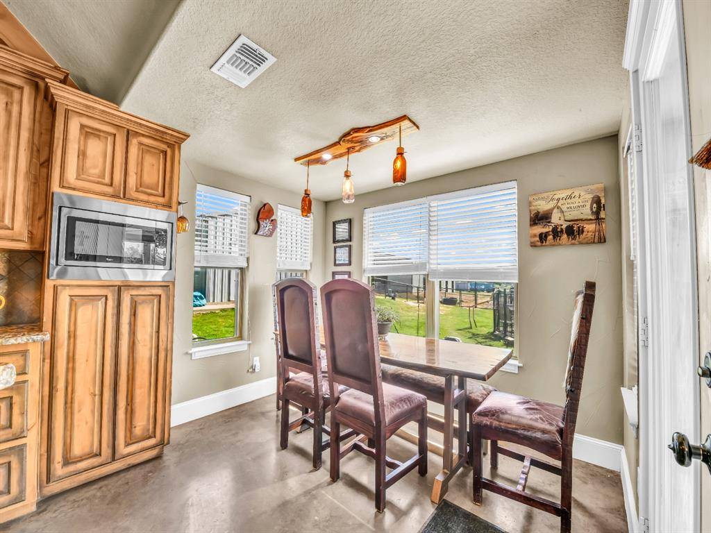 Alvord, TX 76225,4519 County Road 2690