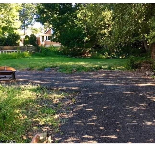 Watchung Boro, NJ 07069,97 Mountain Blvd