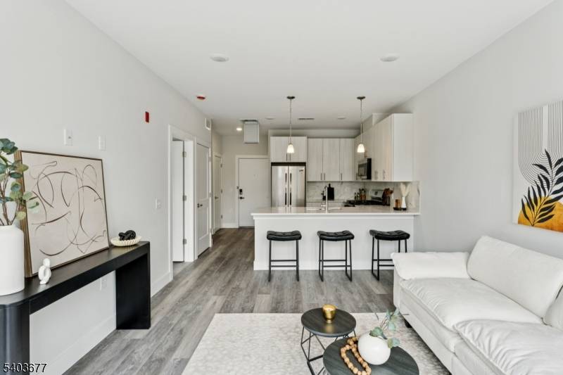 Roselle Park Boro, NJ 07204,140 W Webster Ave #123