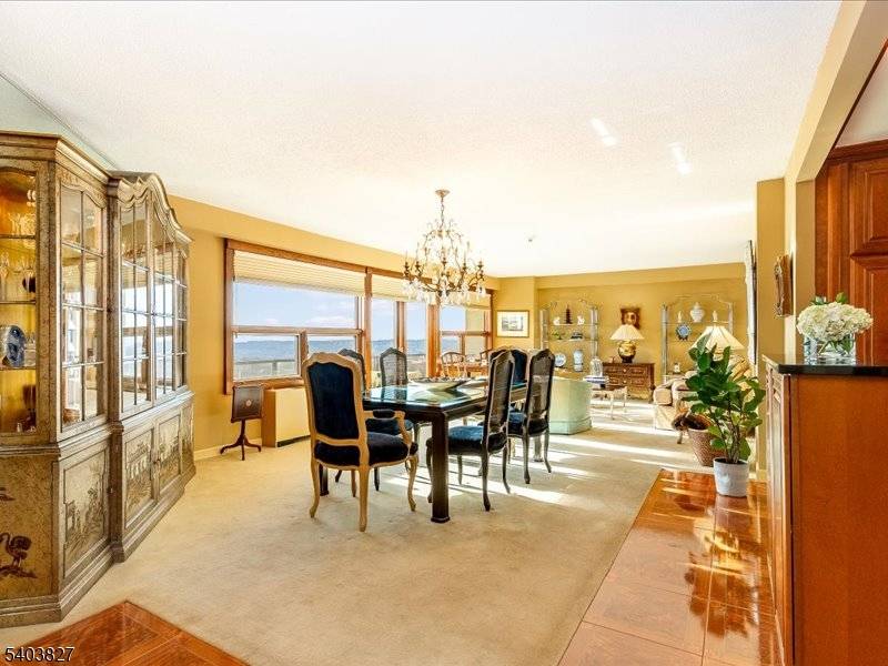 Verona Twp., NJ 07044,2 Claridge Dr #8IE