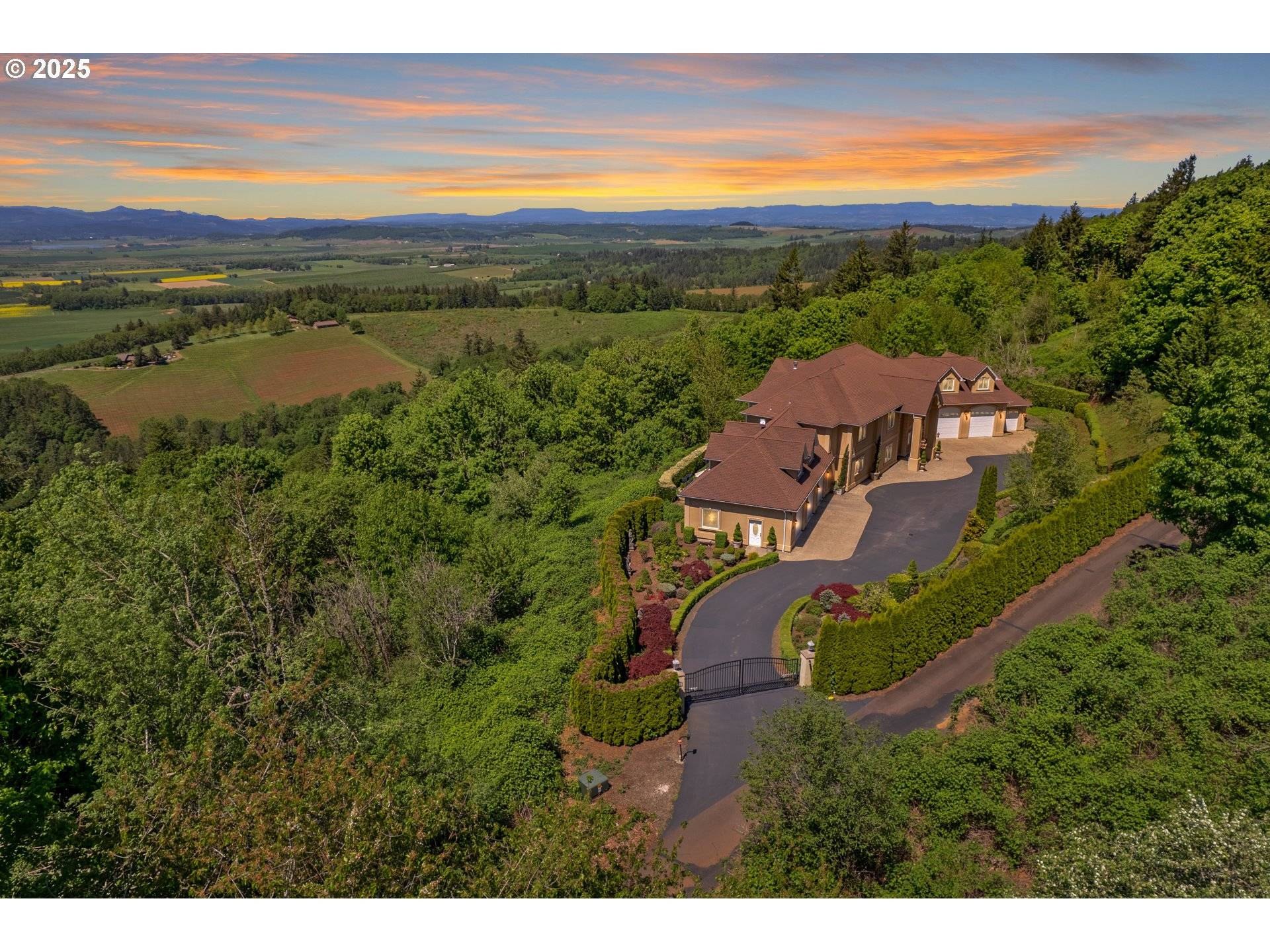 Salem, OR 97304,5230 EOLA DR