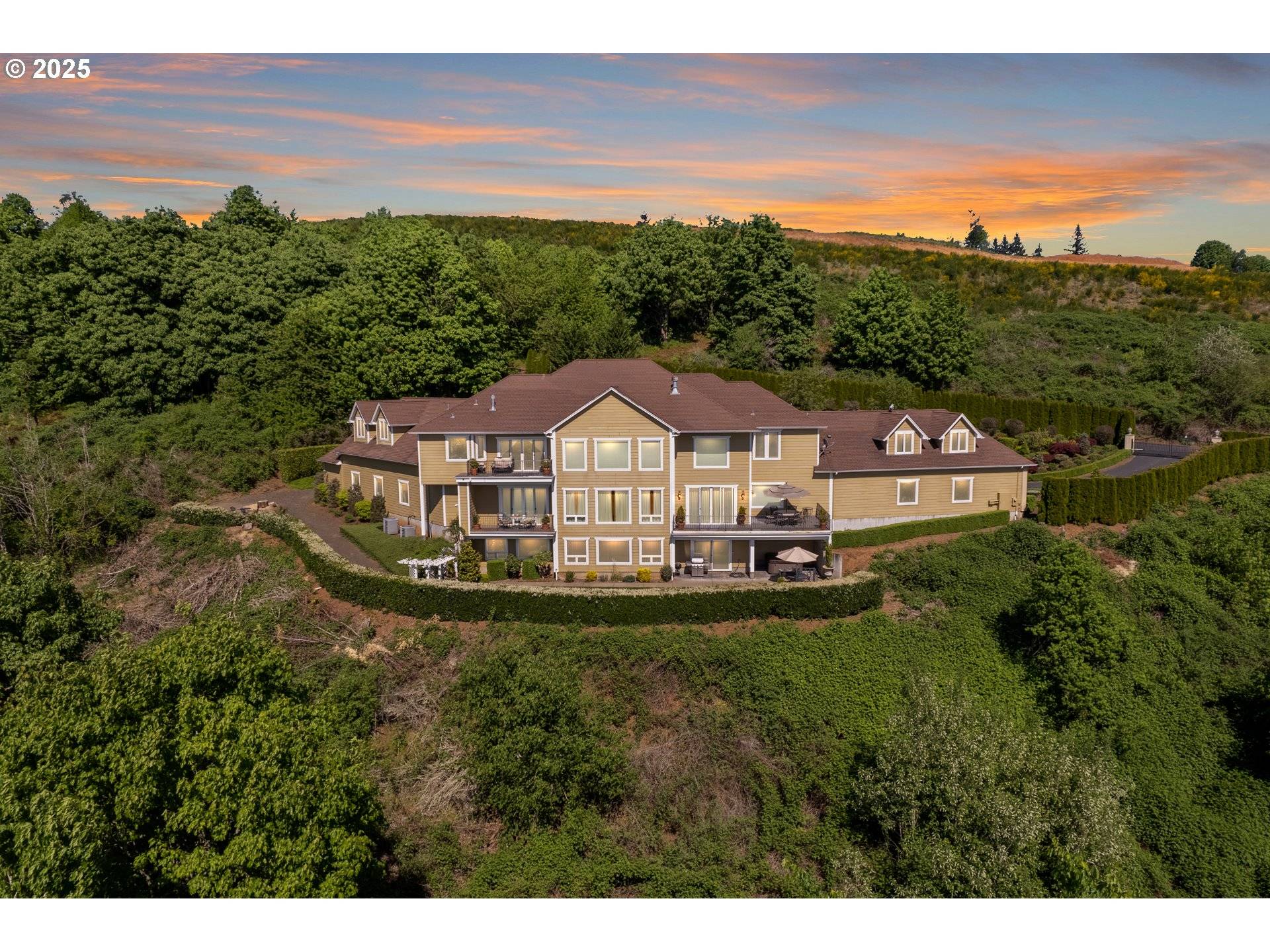 Salem, OR 97304,5230 EOLA DR