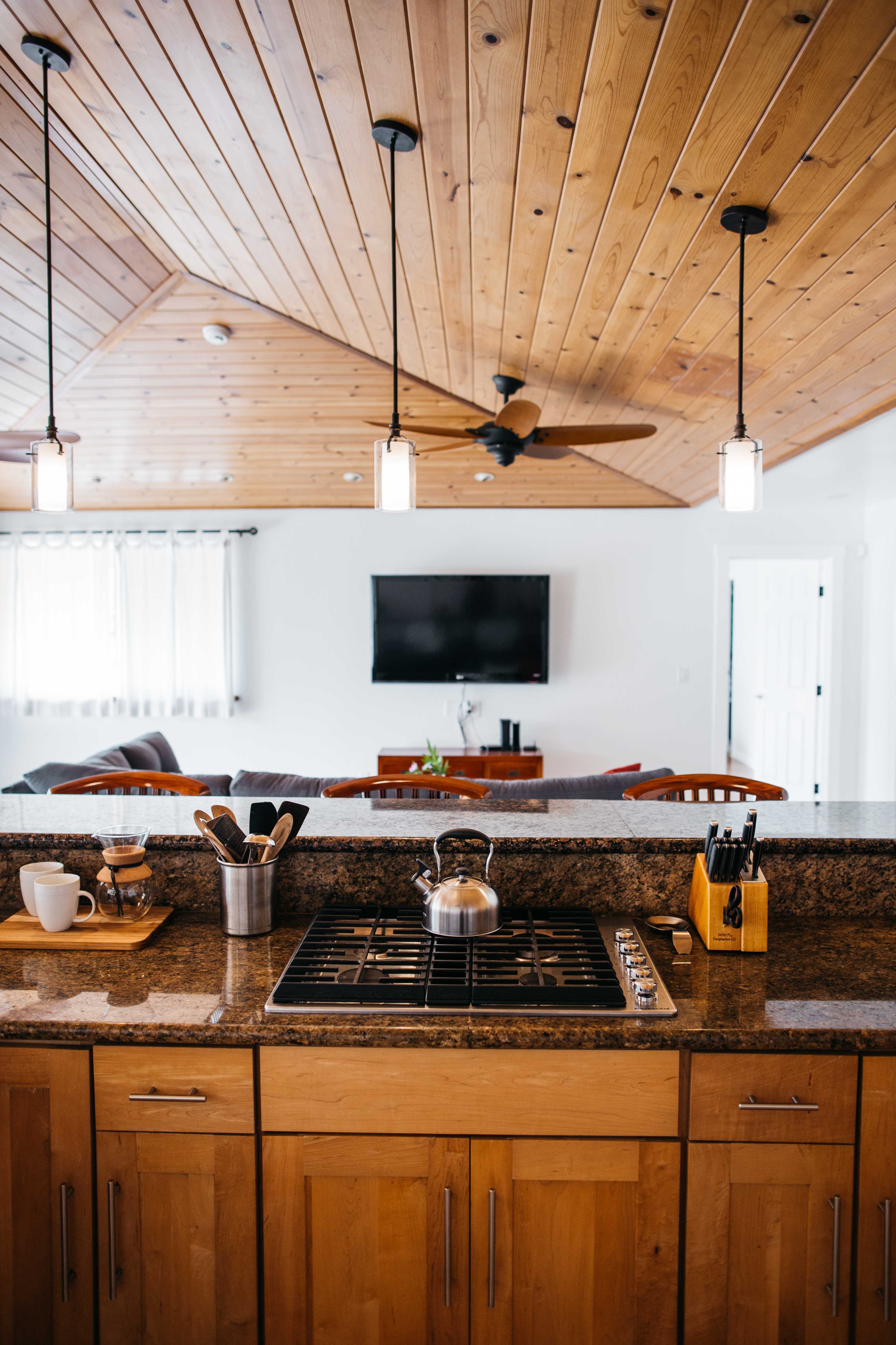 Keaau, HI 96749,15-1692 4TH AVE