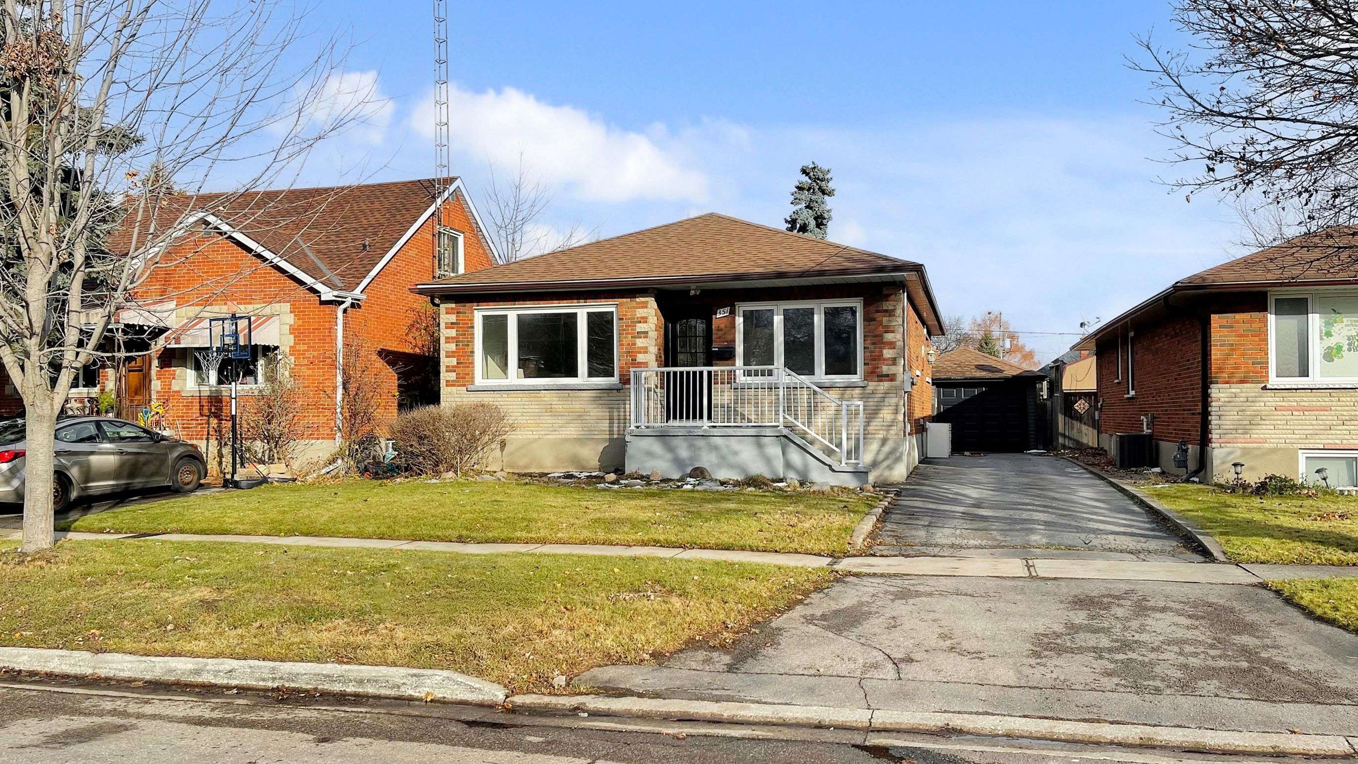 Oshawa, ON L1H 5Y8,351 Lasalle AVE