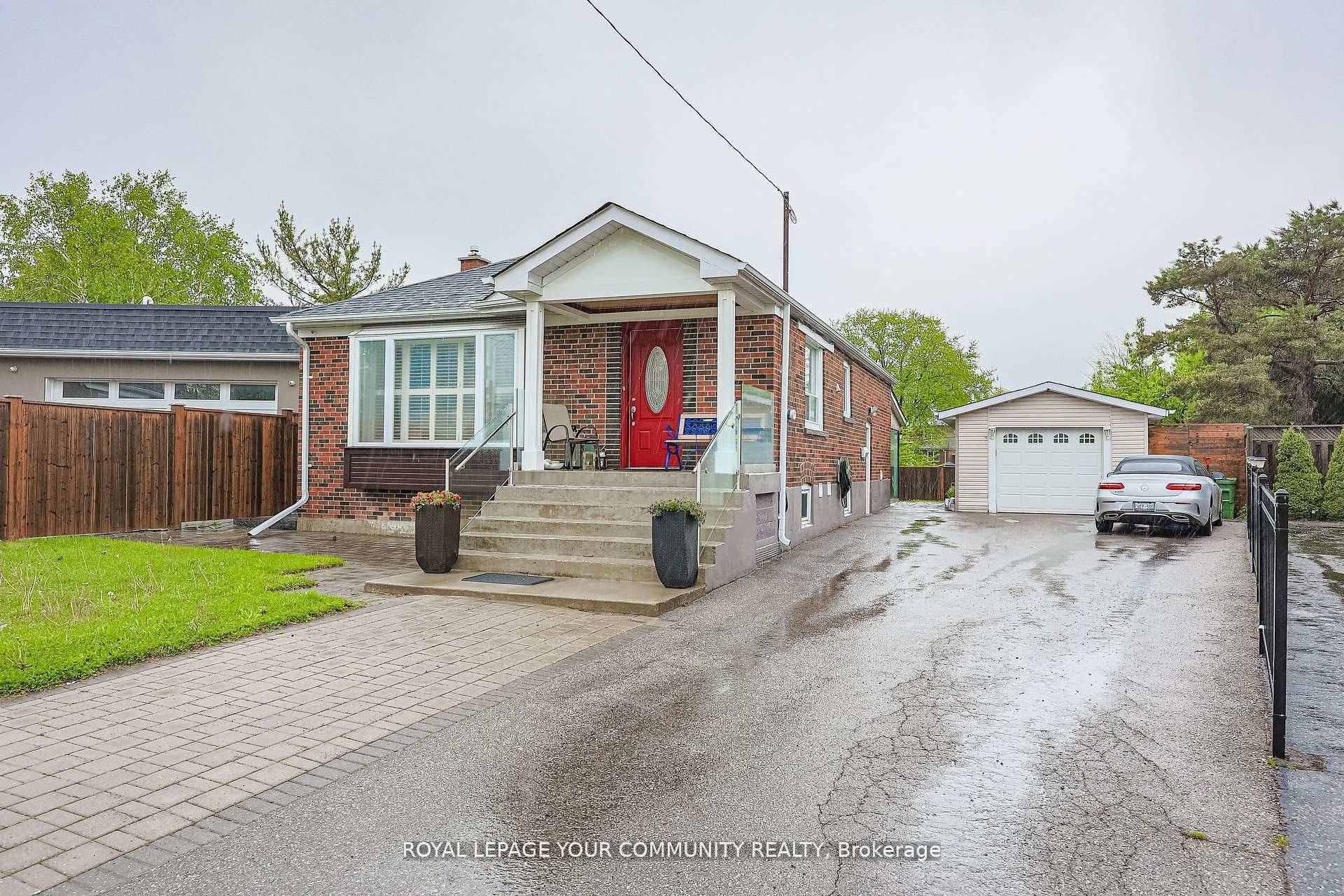 Toronto E04, ON M1R 2W1,52 Princeway DR #Upper