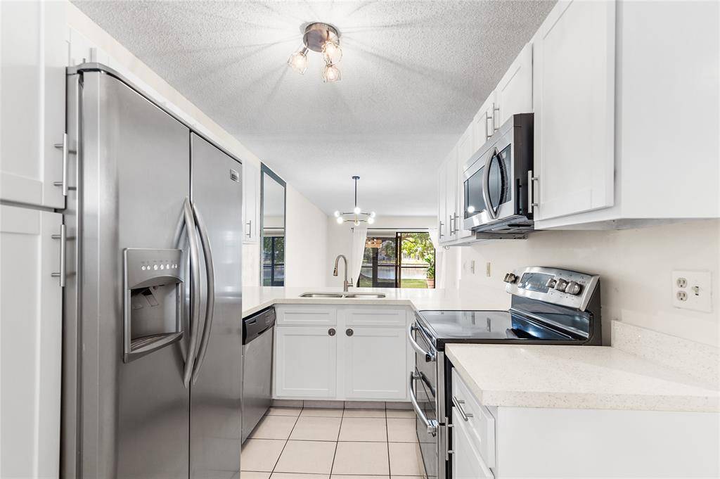 Fort Lauderdale, FL 33321,9676 W Mcnab Rd #110