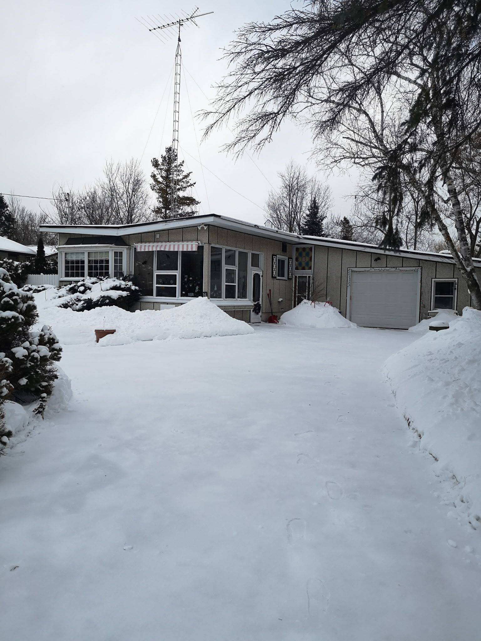 Collingwood, ON L9Y 0X2,16 WELLINGTON ST