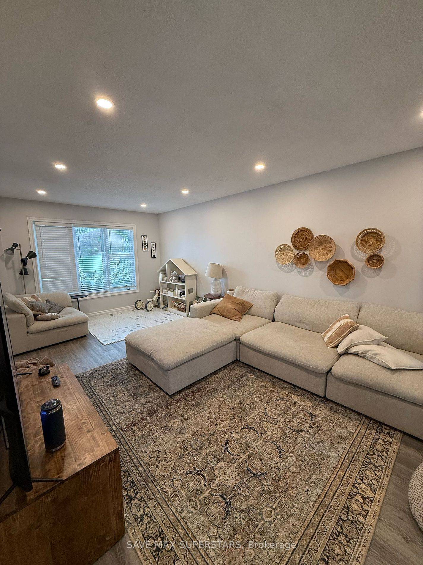 Barrie, ON L4N 5S6,363 Leacock DR