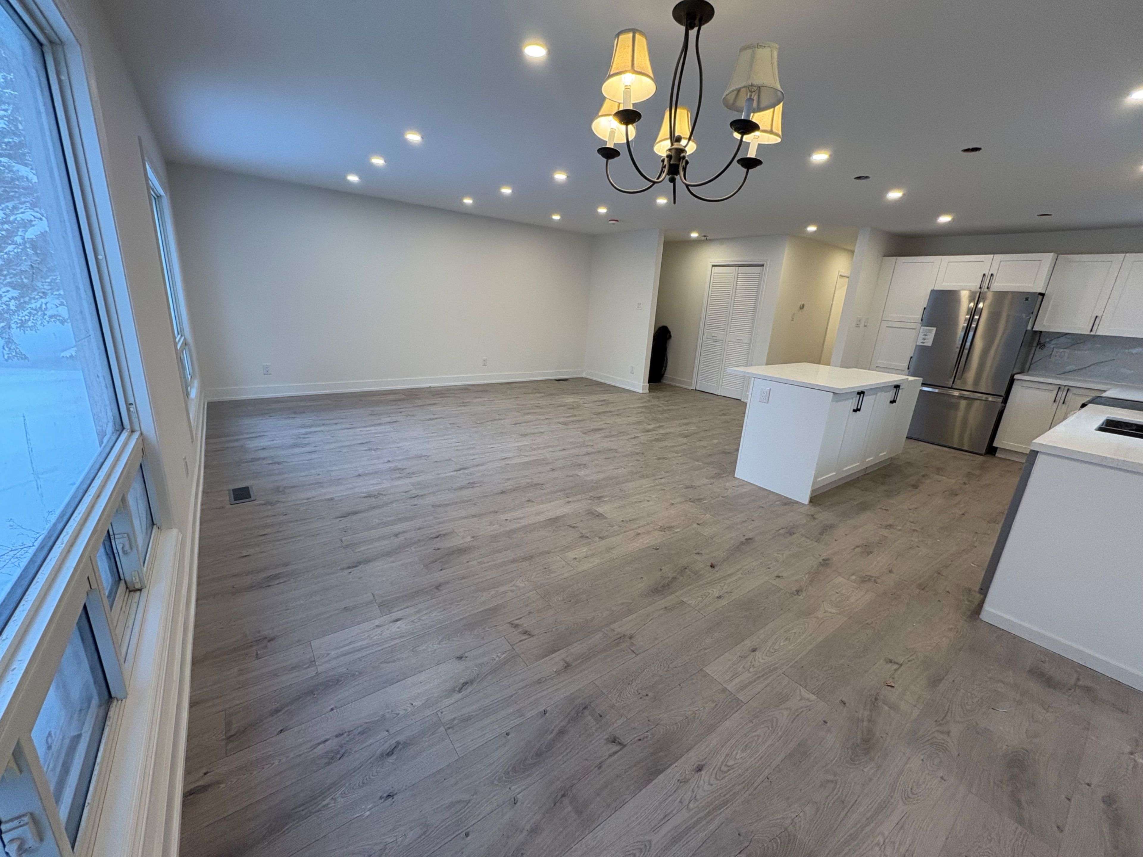 Barrie, ON L4N 2X3,3 Highcroft RD