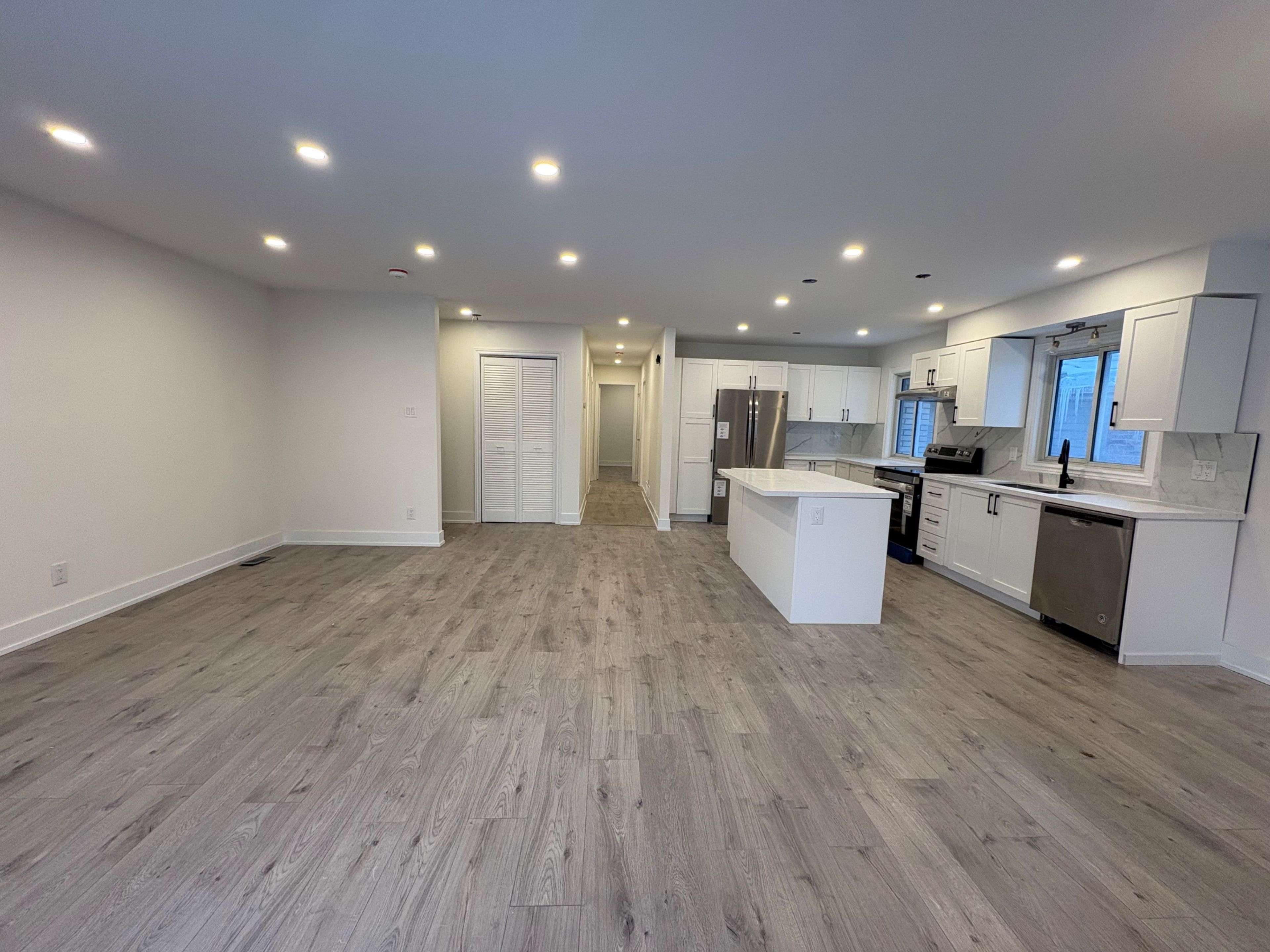 Barrie, ON L4N 2X3,3 Highcroft RD