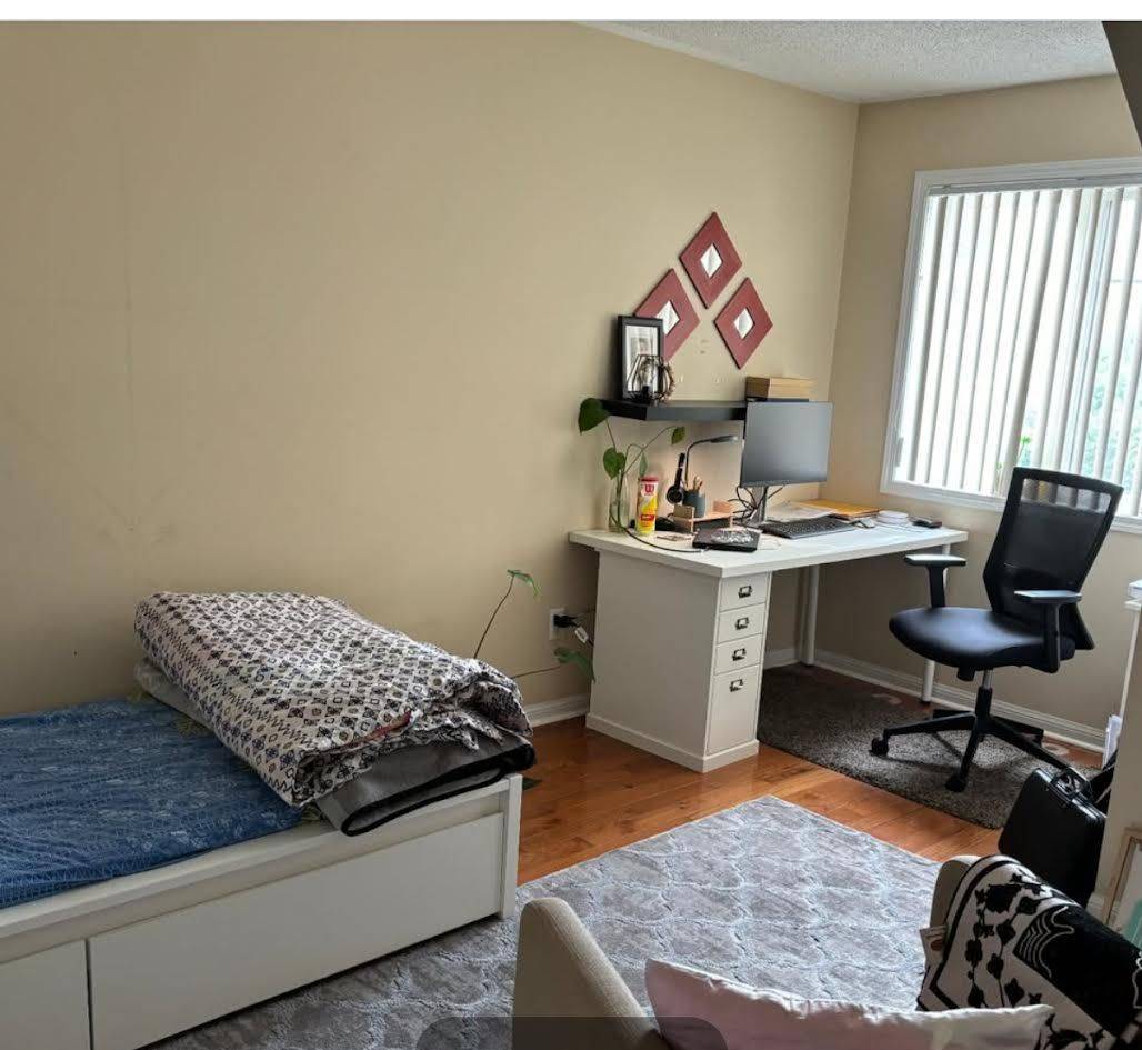 Milton, ON L9T 1N1,856 Herman WAY