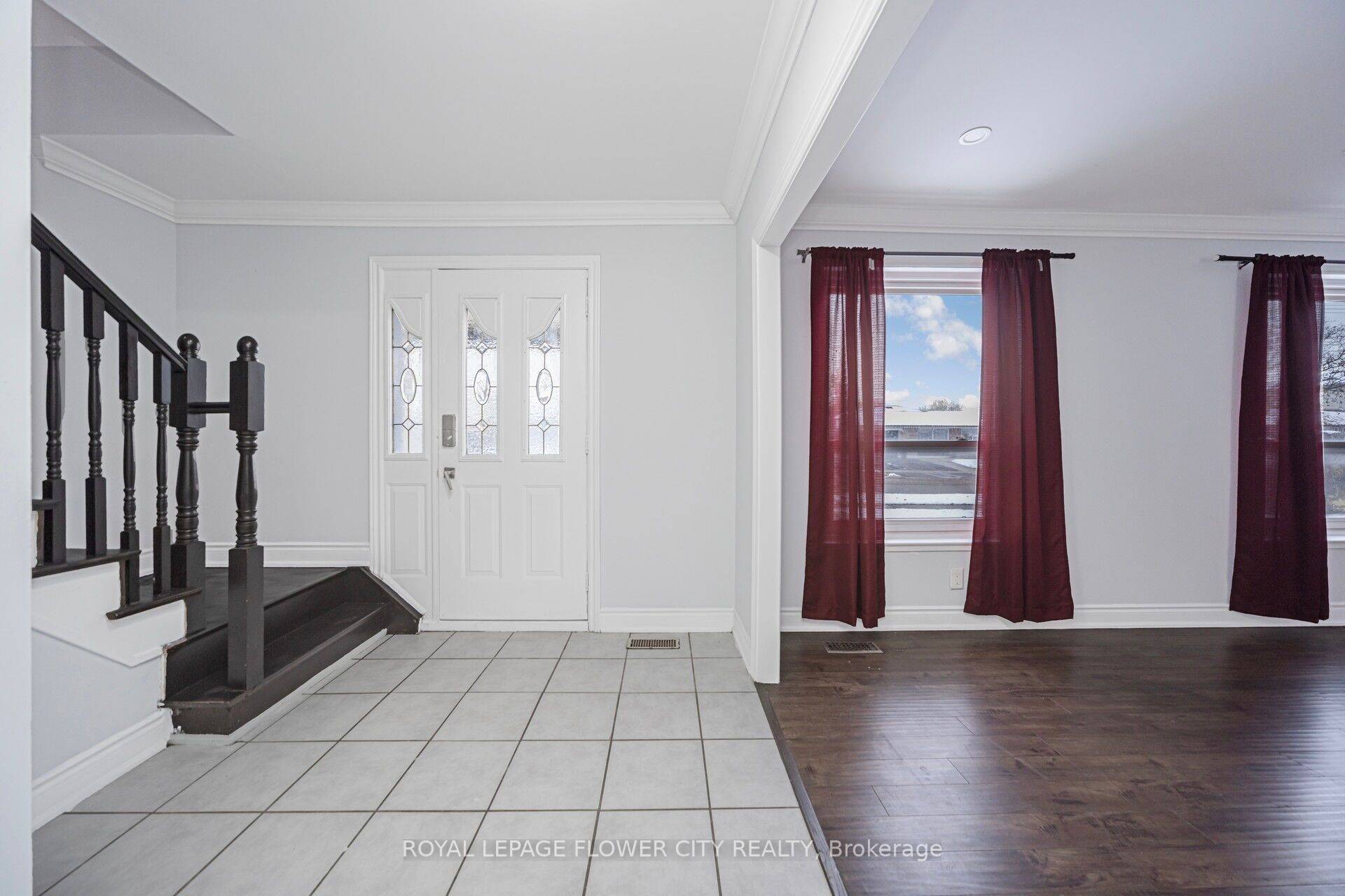 Toronto W10, ON M9V 2G8,60 Lexington AVE