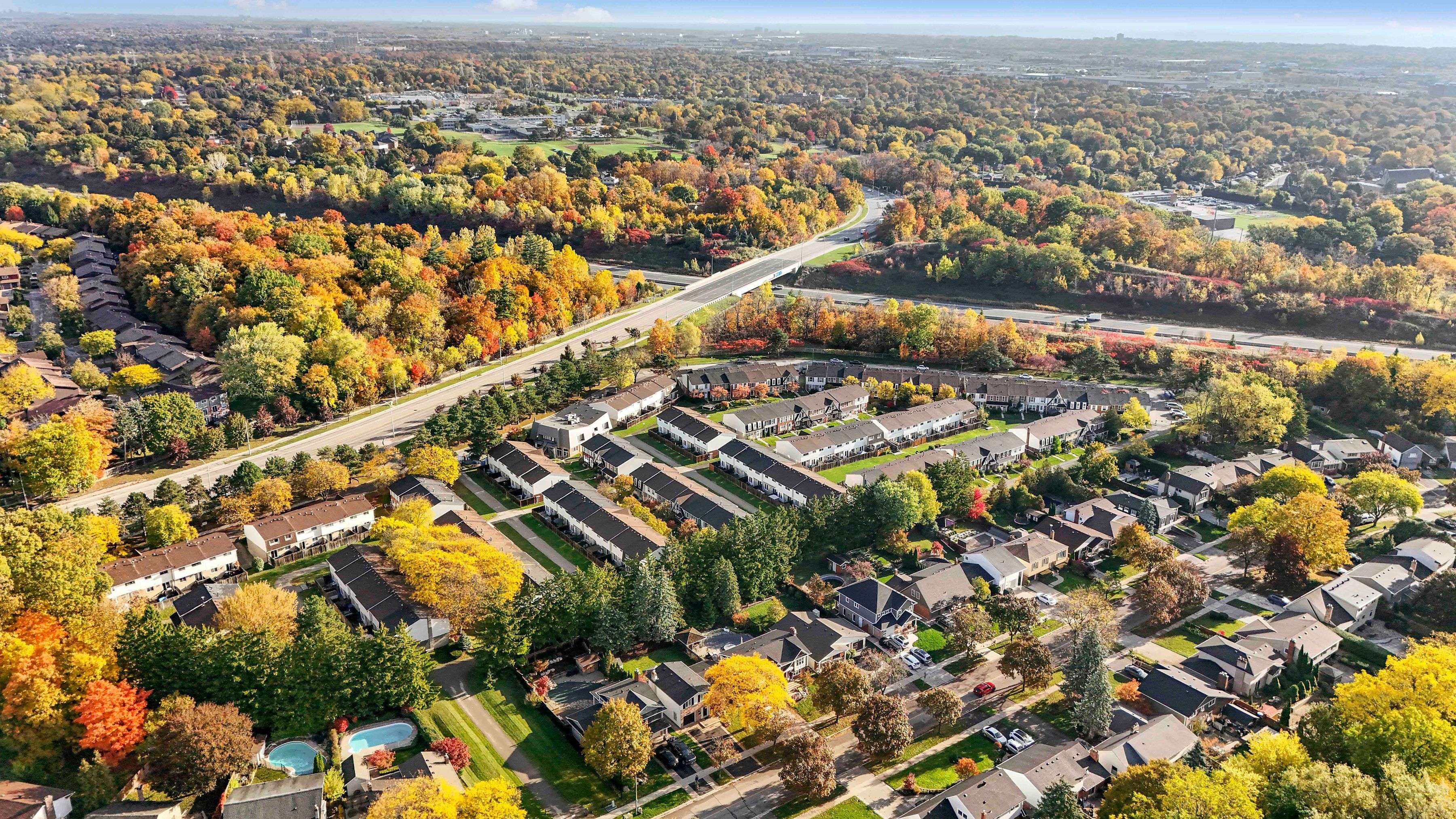 Burlington, ON L7P 2Z9,2232 Upper Middle RD #Unit - 4