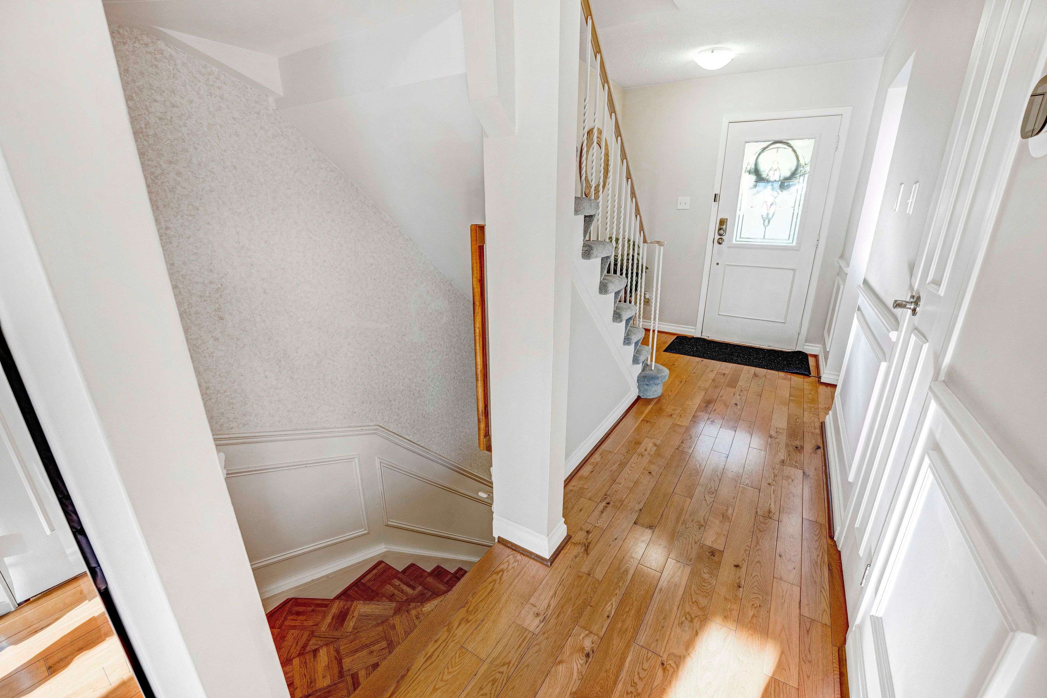 Burlington, ON L7P 2Z9,2232 Upper Middle RD #Unit - 4