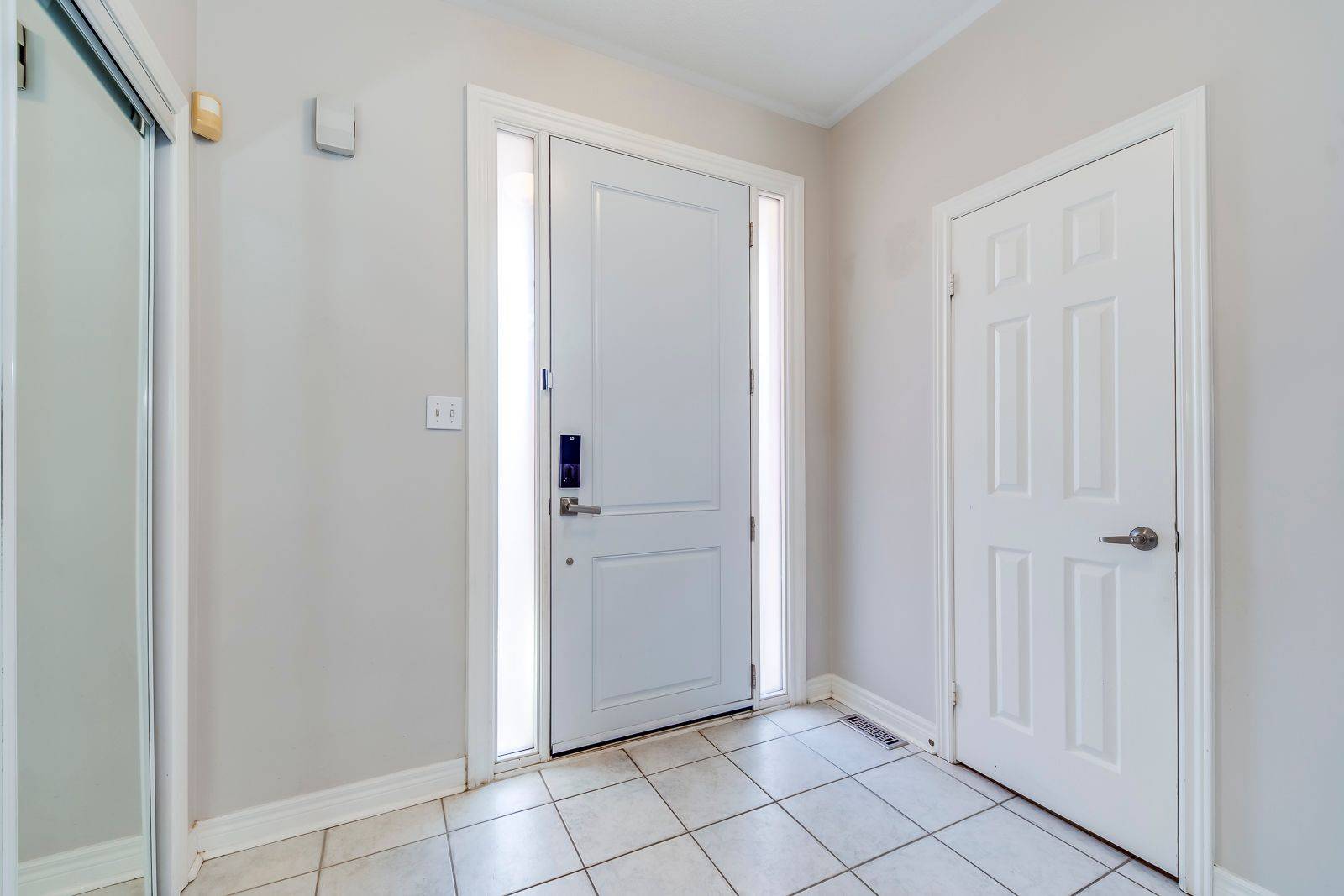 Oakville, ON L6M 3N9,2163 Westmount DR