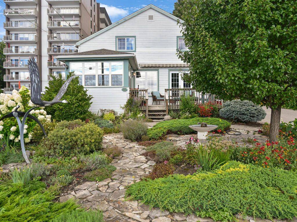 Brockville, ON K6V 1A5,92 WATER ST E