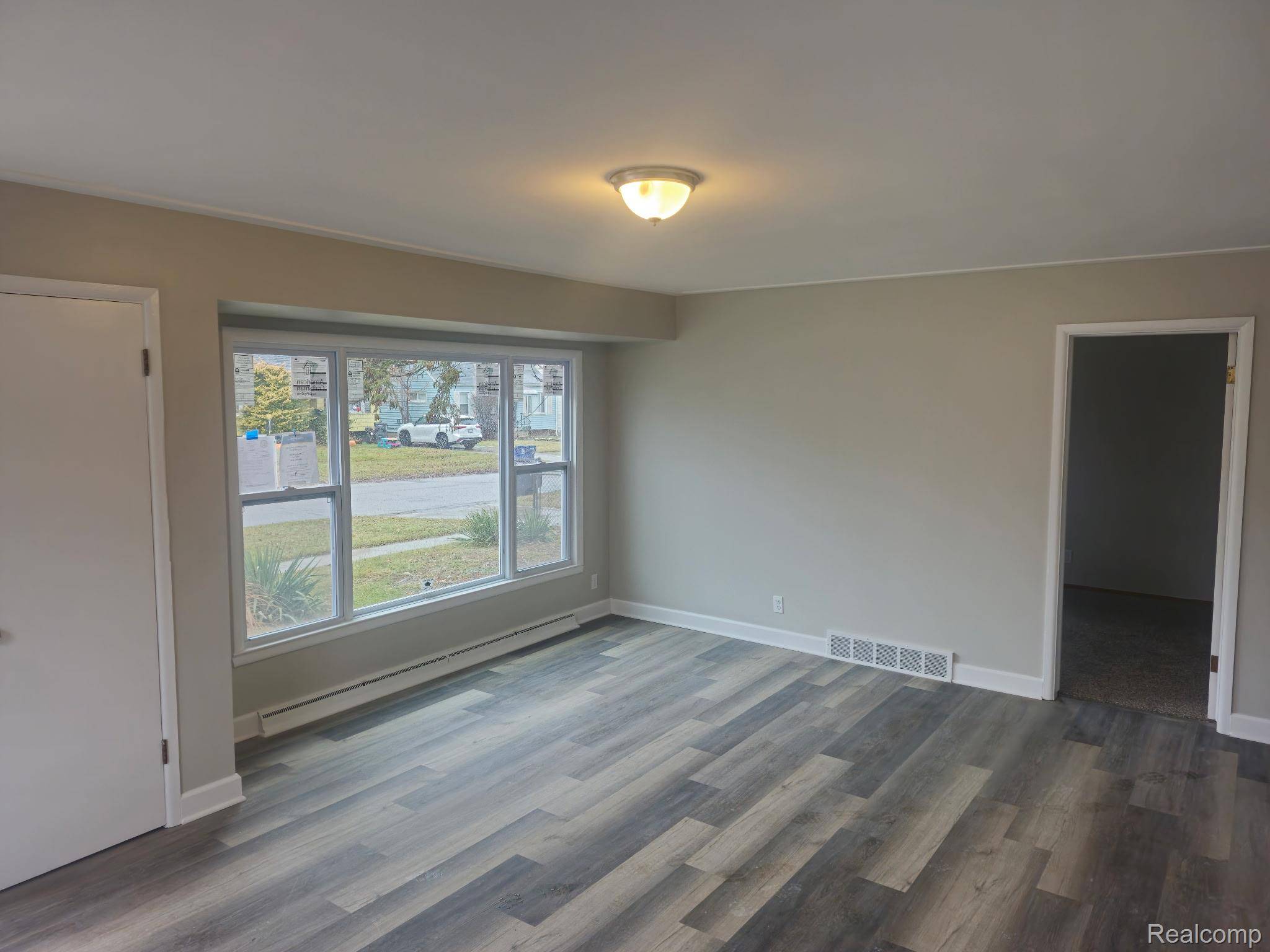 Flint, MI 48507,912 Markham ST