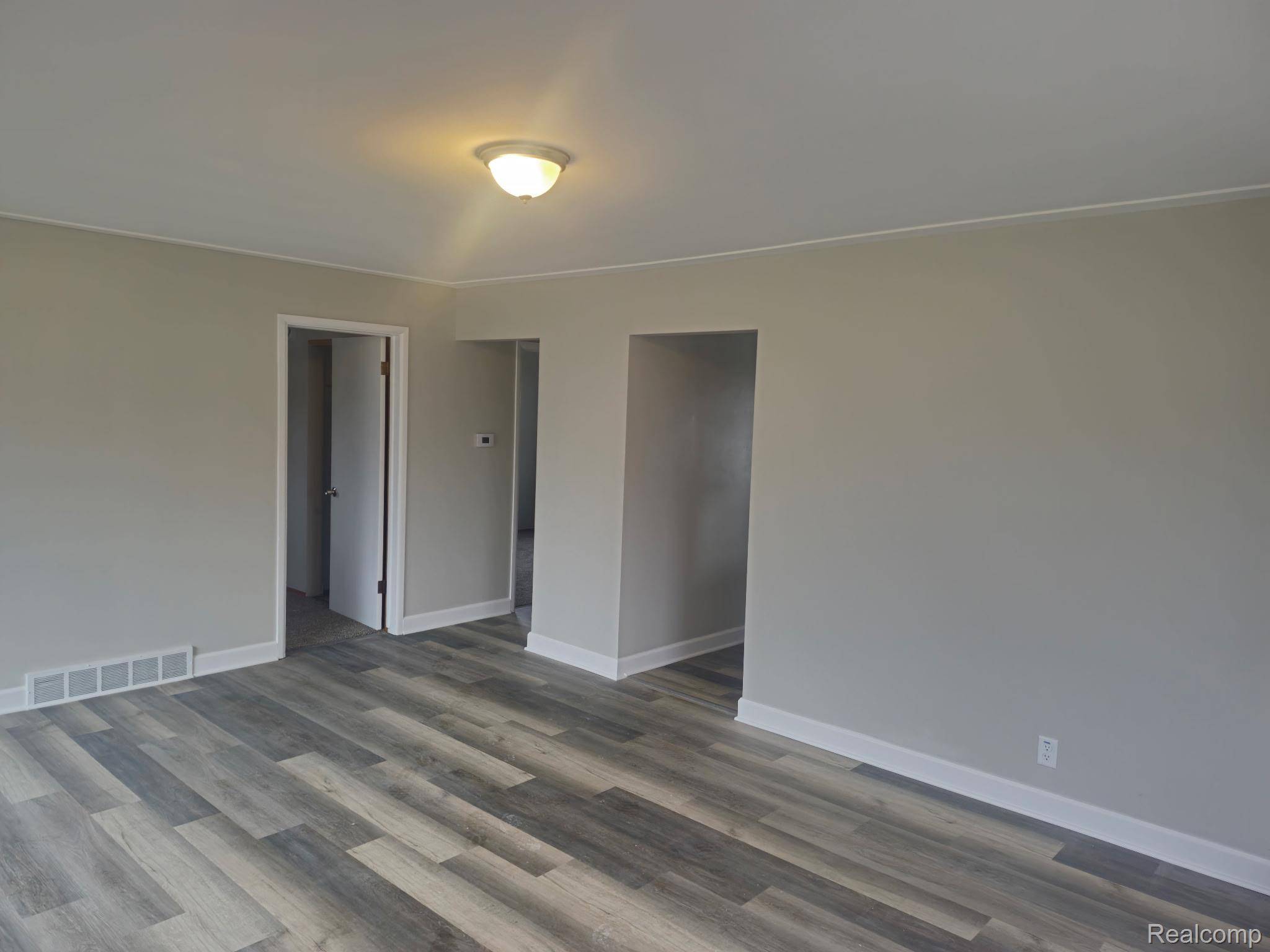 Flint, MI 48507,912 Markham ST