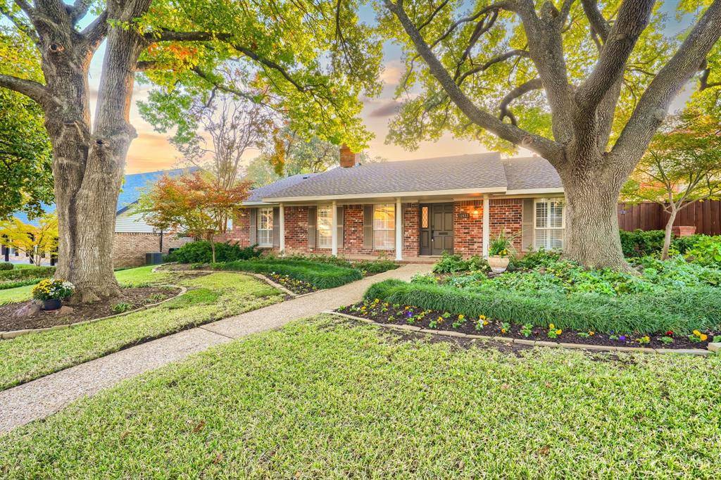 Dallas, TX 75218,11933 Midlake Drive
