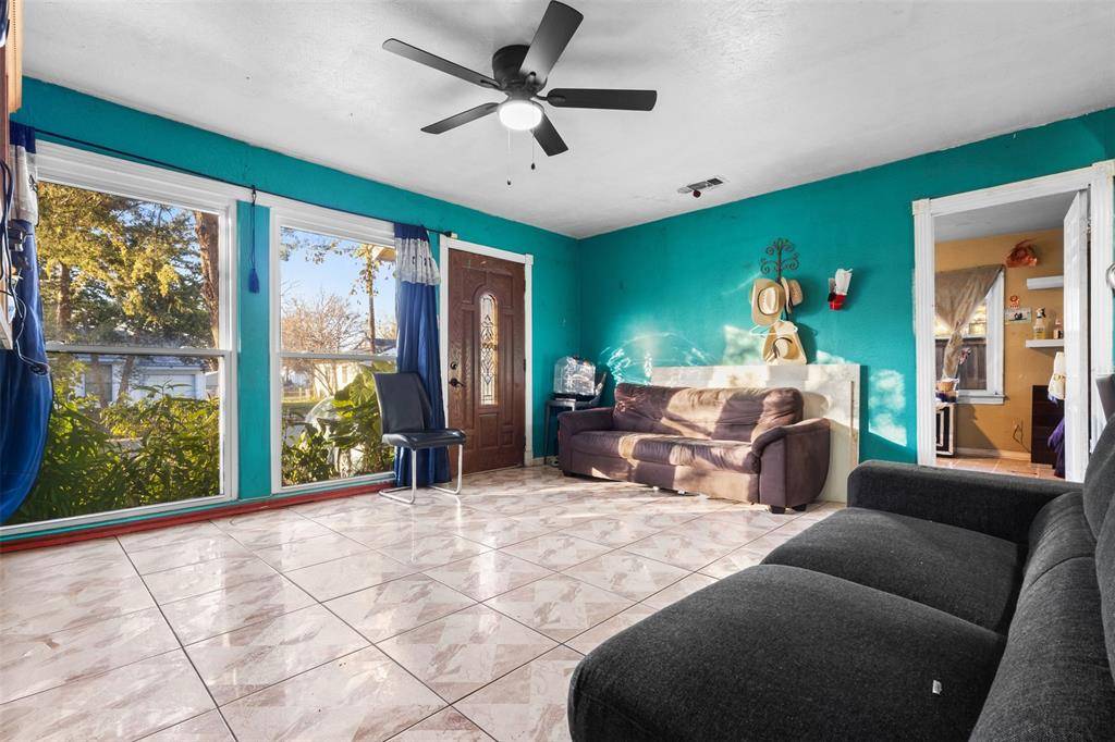 Garland, TX 75040,833 Dent Street