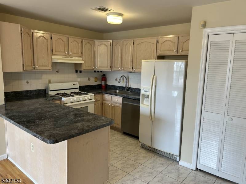 Newark City, NJ 07105,76 Union St