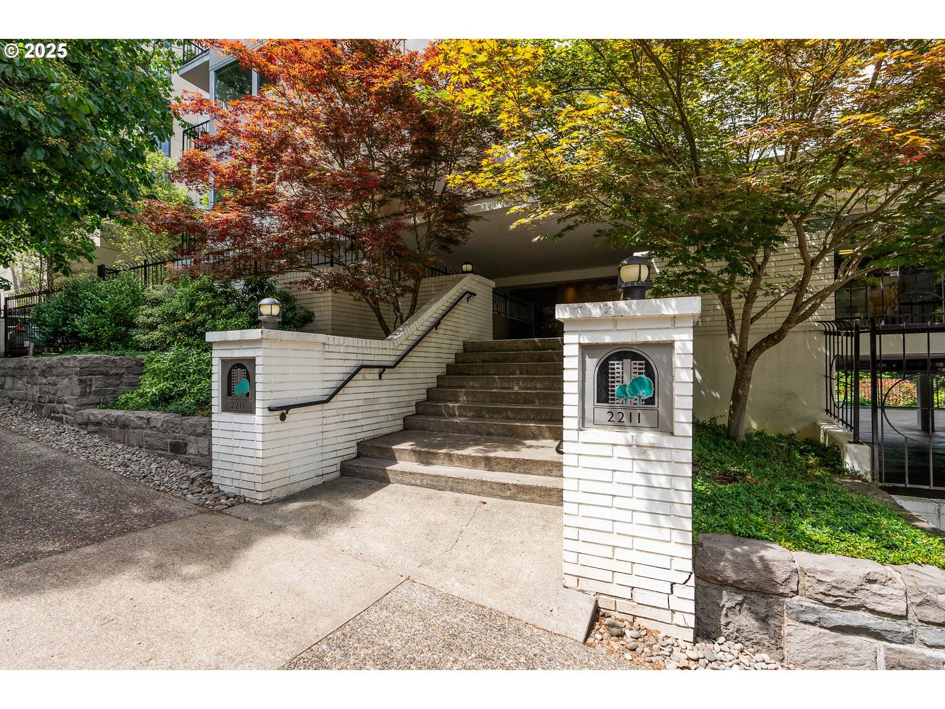 Portland, OR 97205,2211 SW PARK PL #903