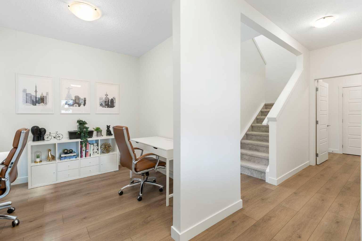 Airdrie, AB T4B 5K6,1635 Baywater ST SW