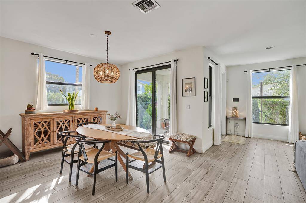 Fort Lauderdale, FL 33304,233 NE 11th St #233