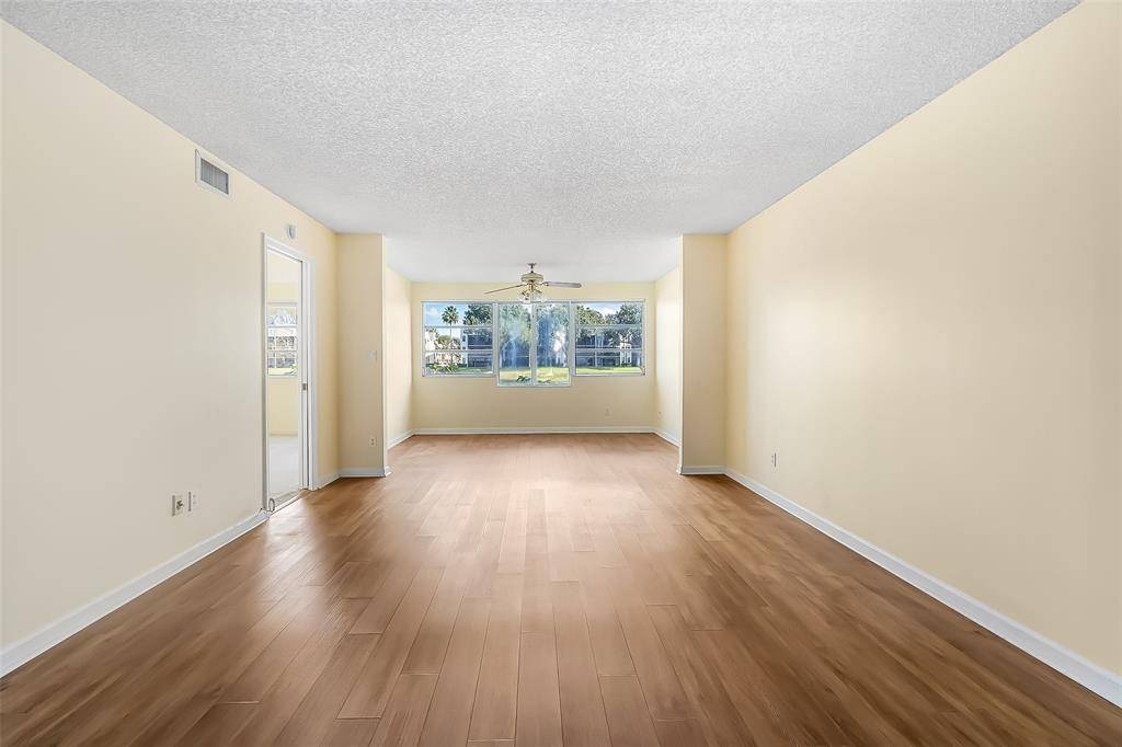 Tamarac, FL 33321,7334 Devon Dr #108