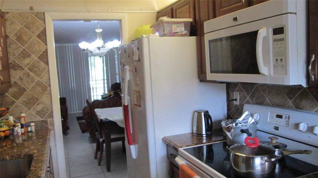 Lauderdale Lakes, FL 33313,3001 NW 48th Ave #237