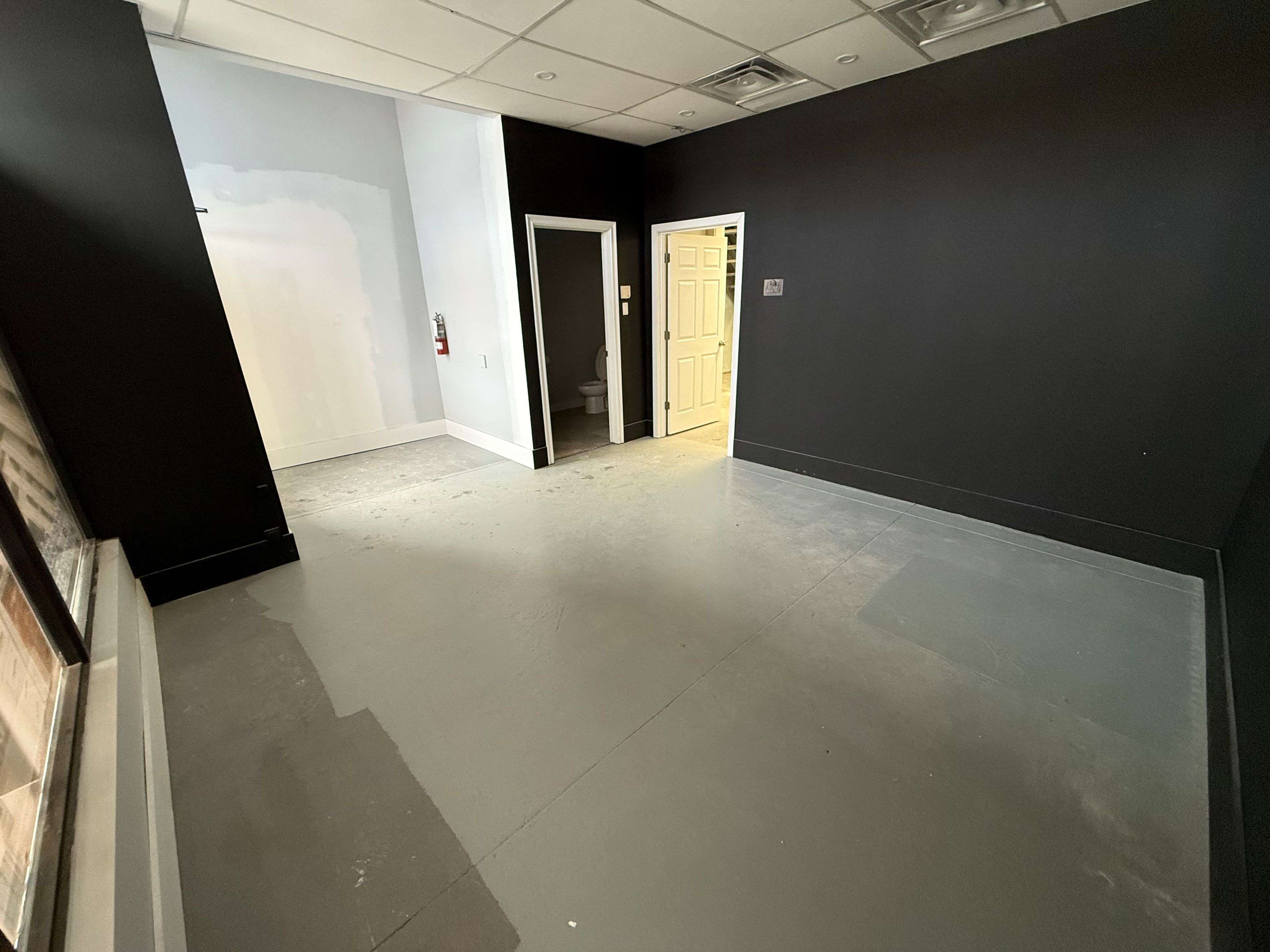 Vaughan, ON L4K 3Y1,358 Edgeley BLVD #33