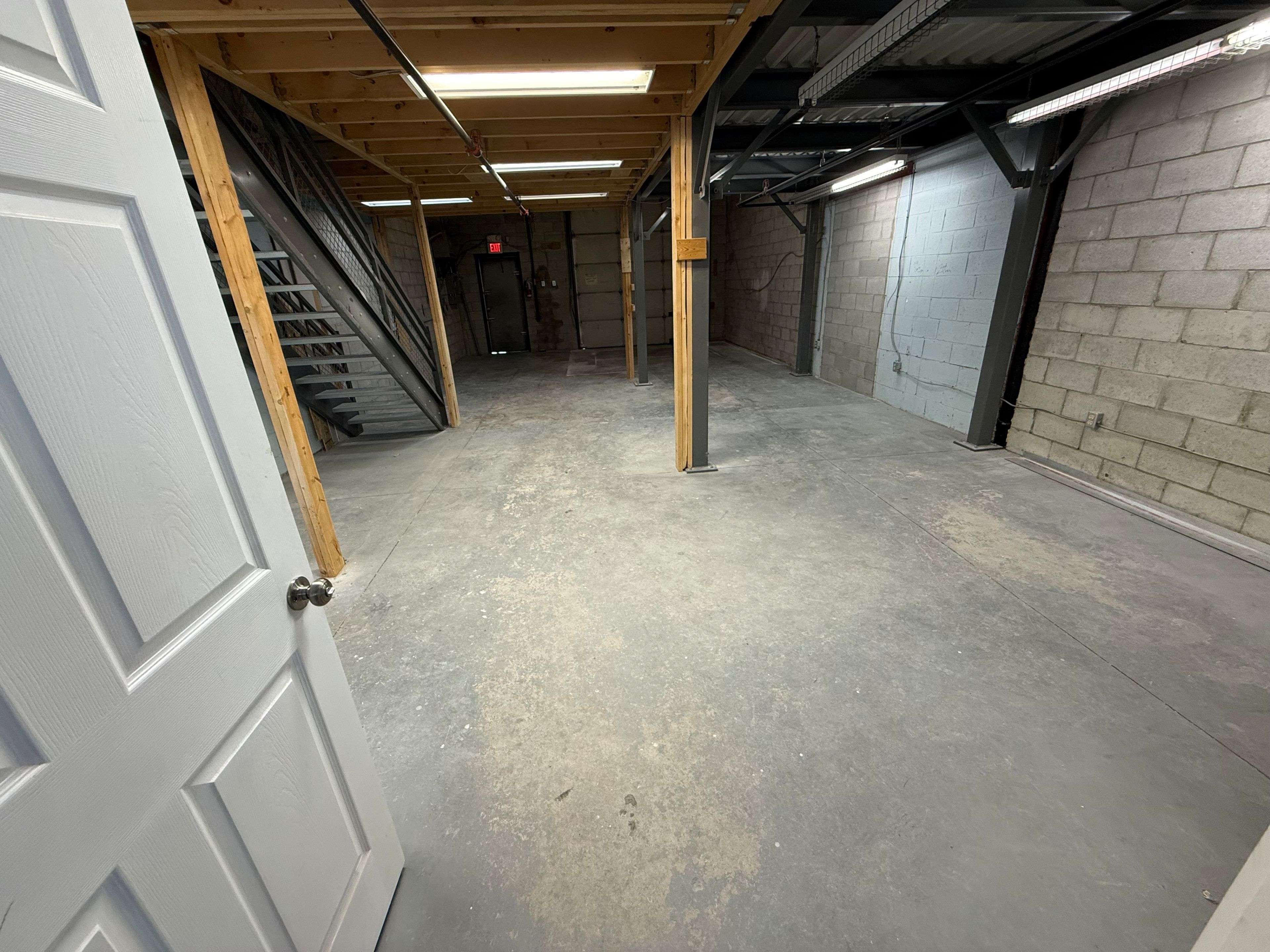 Vaughan, ON L4K 3Y1,358 Edgeley BLVD #33