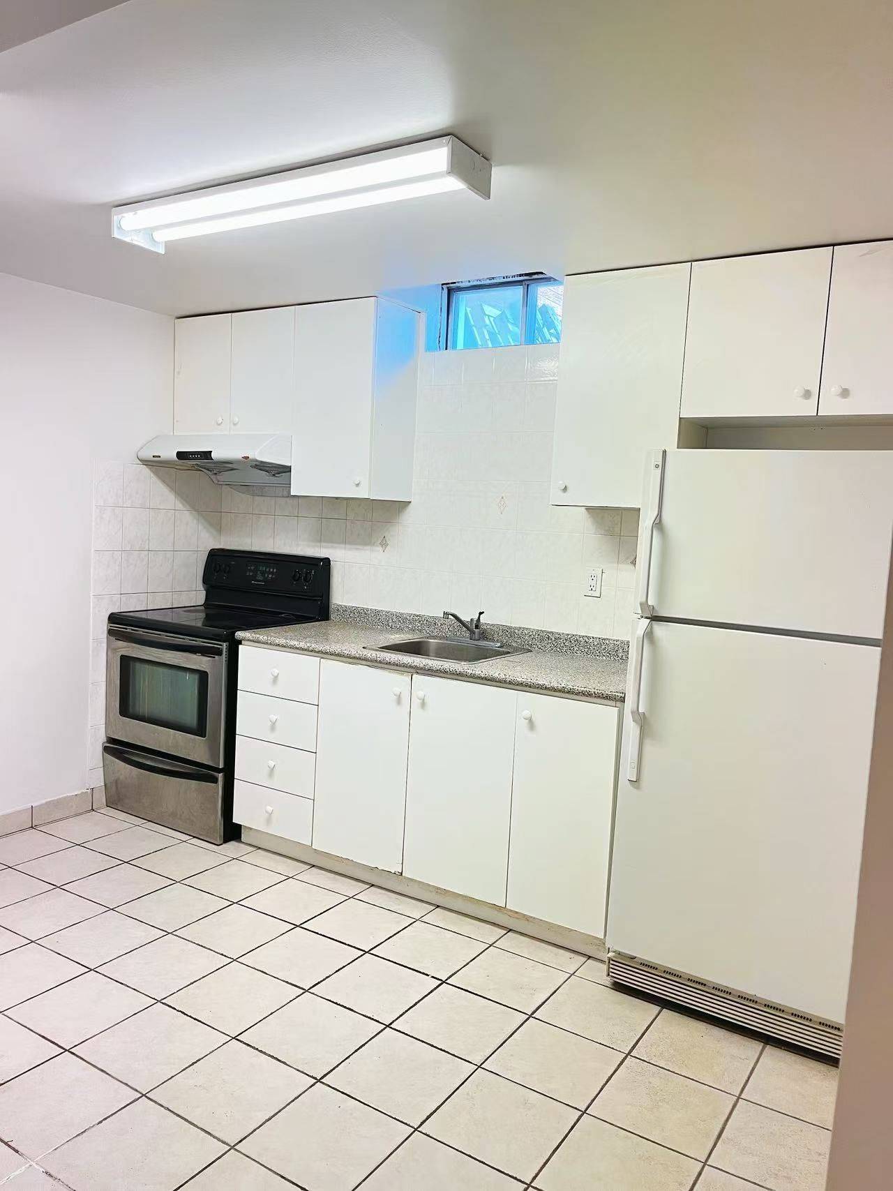 Markham, ON L3R 8R4,50 Dowling CIR #Basement A2