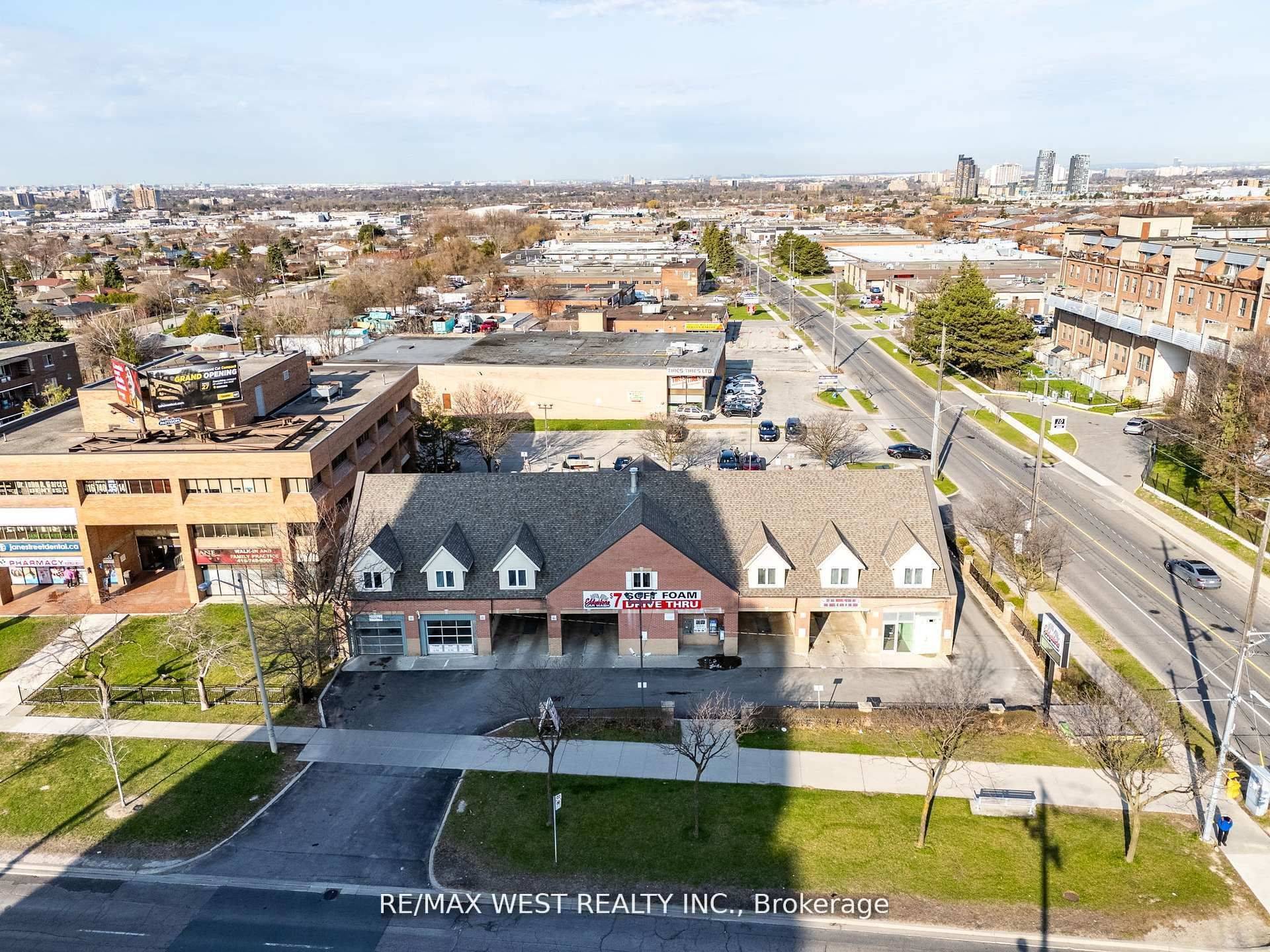 Toronto W05, ON M3N 2H9,2800 Jane ST