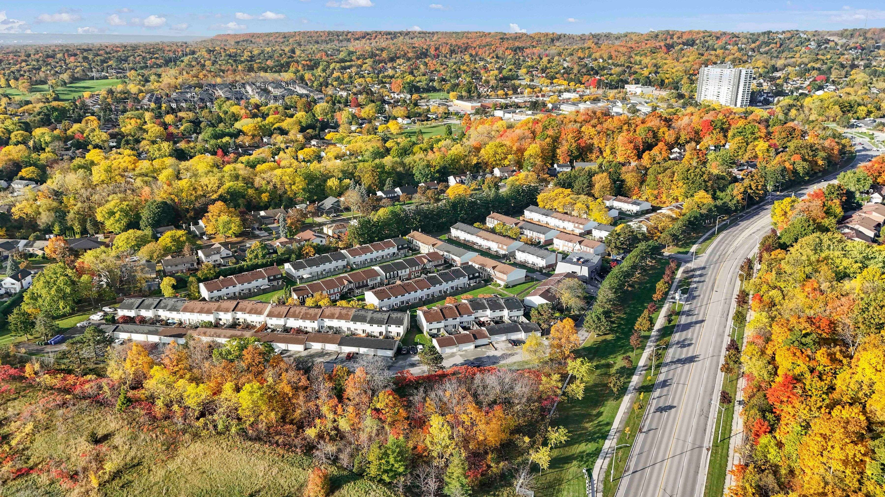 Burlington, ON L7P 2Z9,2232 Upper Middle RD #4