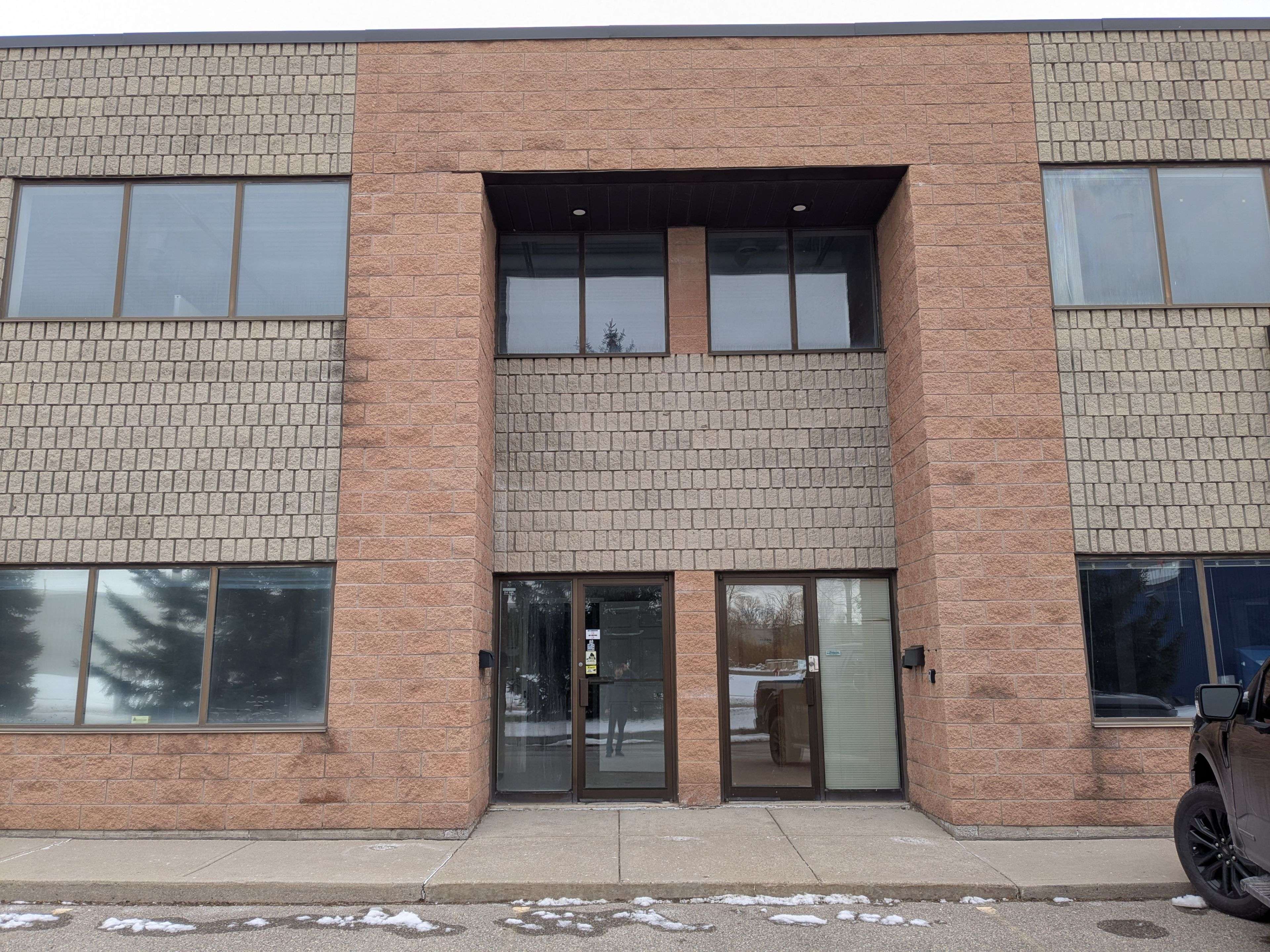 Brantford, ON N3S 7W3,62 Plant Farm BLVD