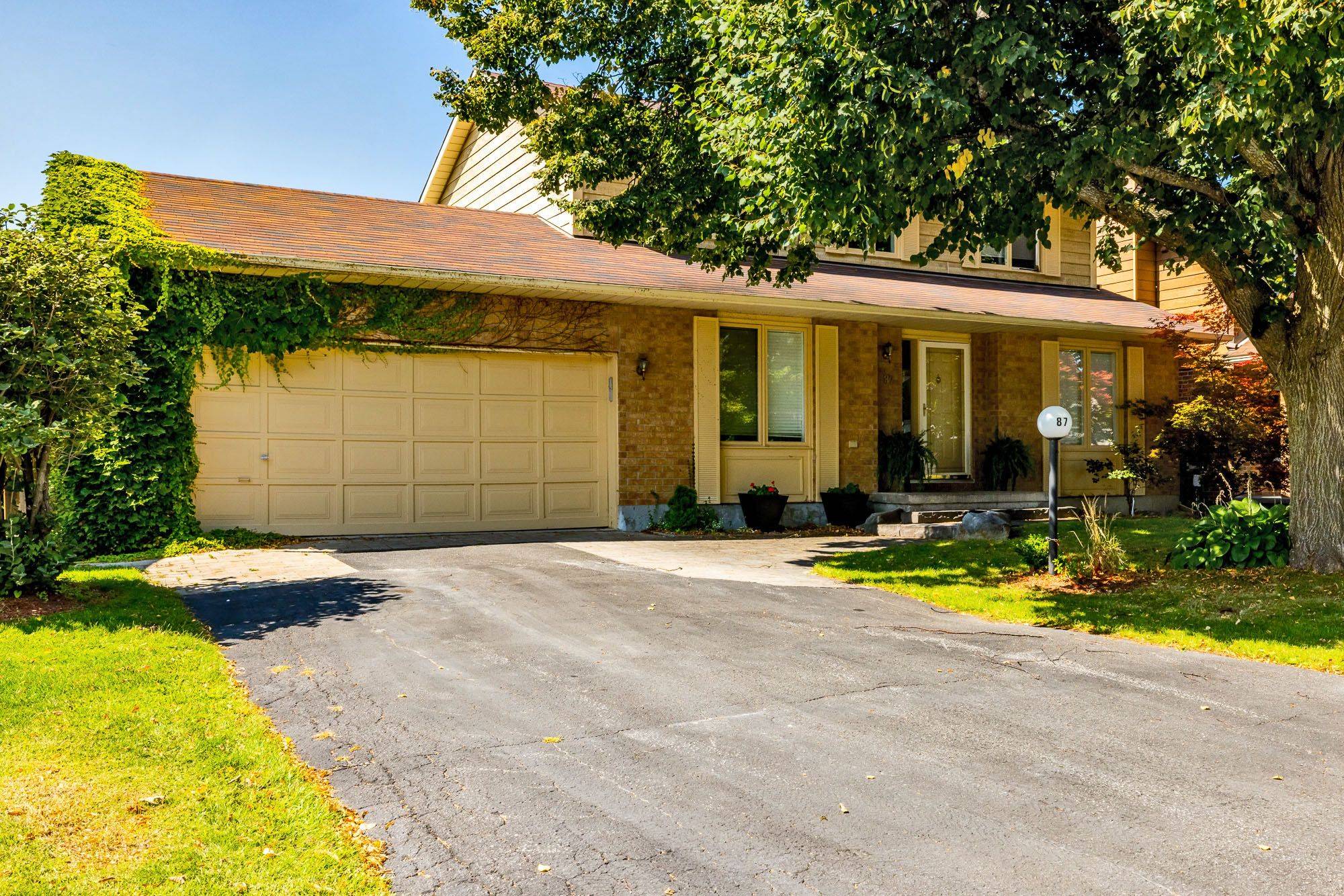 Stittsville - Munster - Richmond, ON K2S 1E3,87 BEECHFERN DR