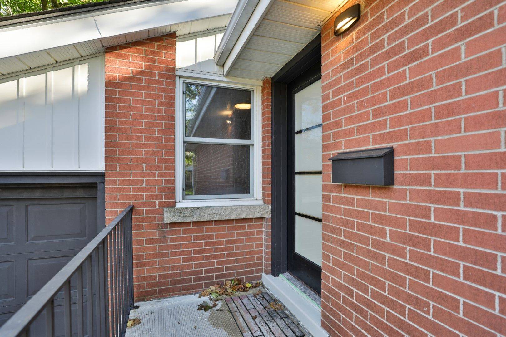 Hamilton, ON L8T 4E9,275 Southwood DR