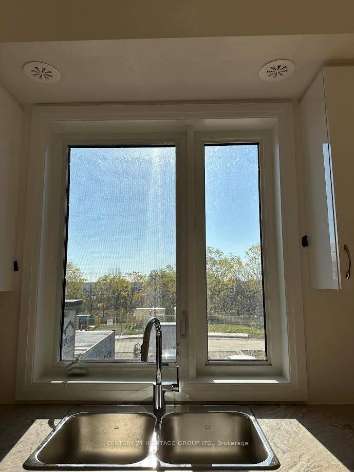 Brantford, ON N3T 0Y1,660 Colborne ST W #32