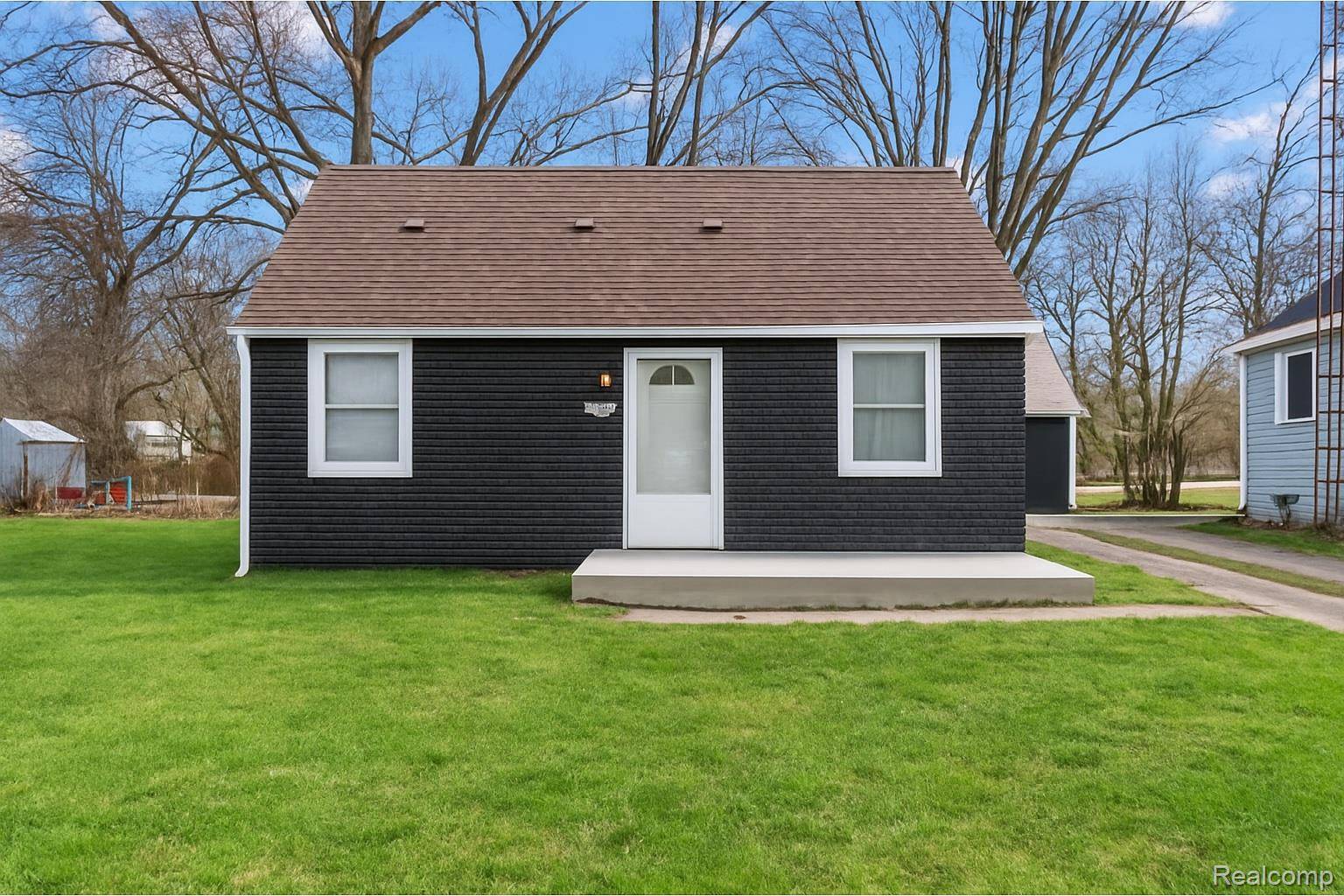 Flint, MI 48532,1442 Mintola AVE