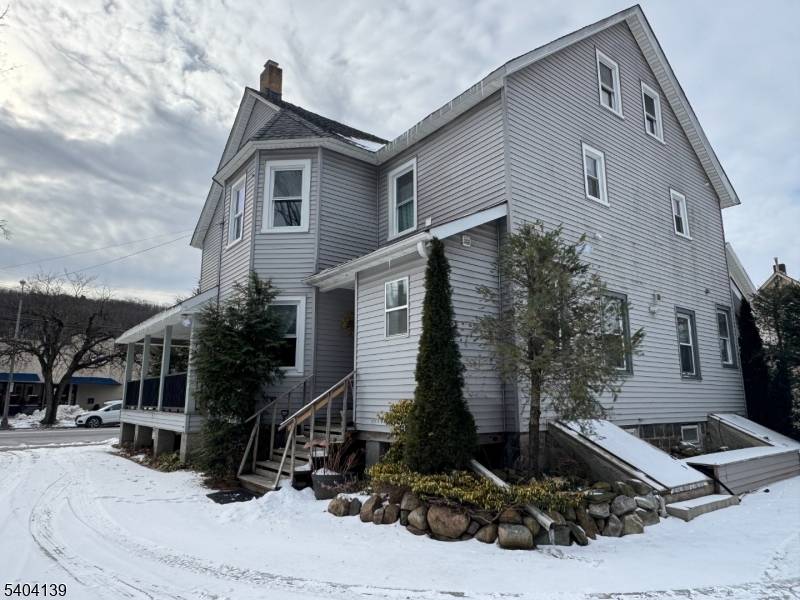 Dover Town, NJ 07801,159 E Blackwell St